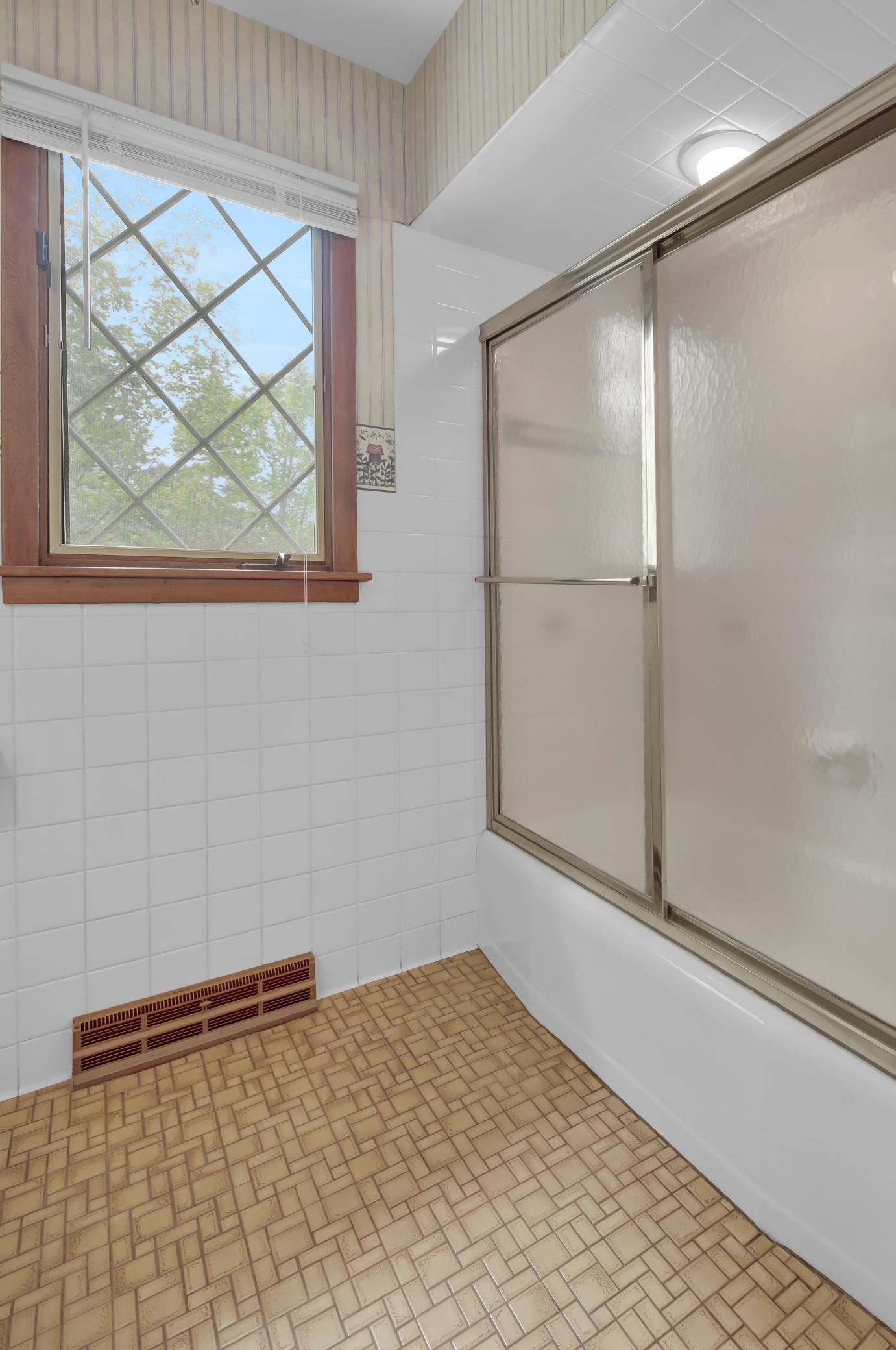 1000 24th Avenue N Property Photo 25