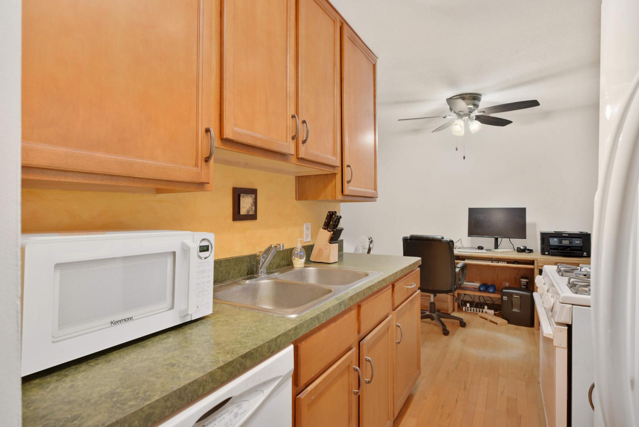 4201 Lakeside Avenue N 113 Property Photo 14