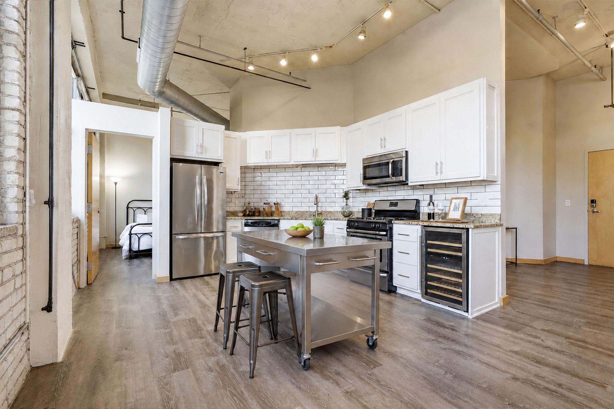 1901 E Hennepin Avenue 104 Property Photo 3