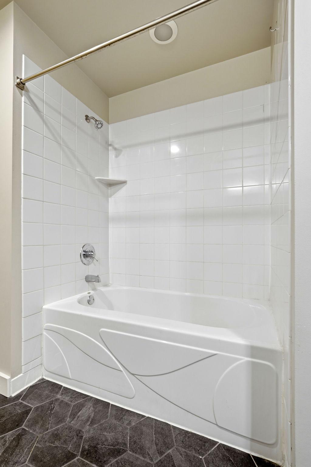1901 E Hennepin Avenue 104 Property Photo 14