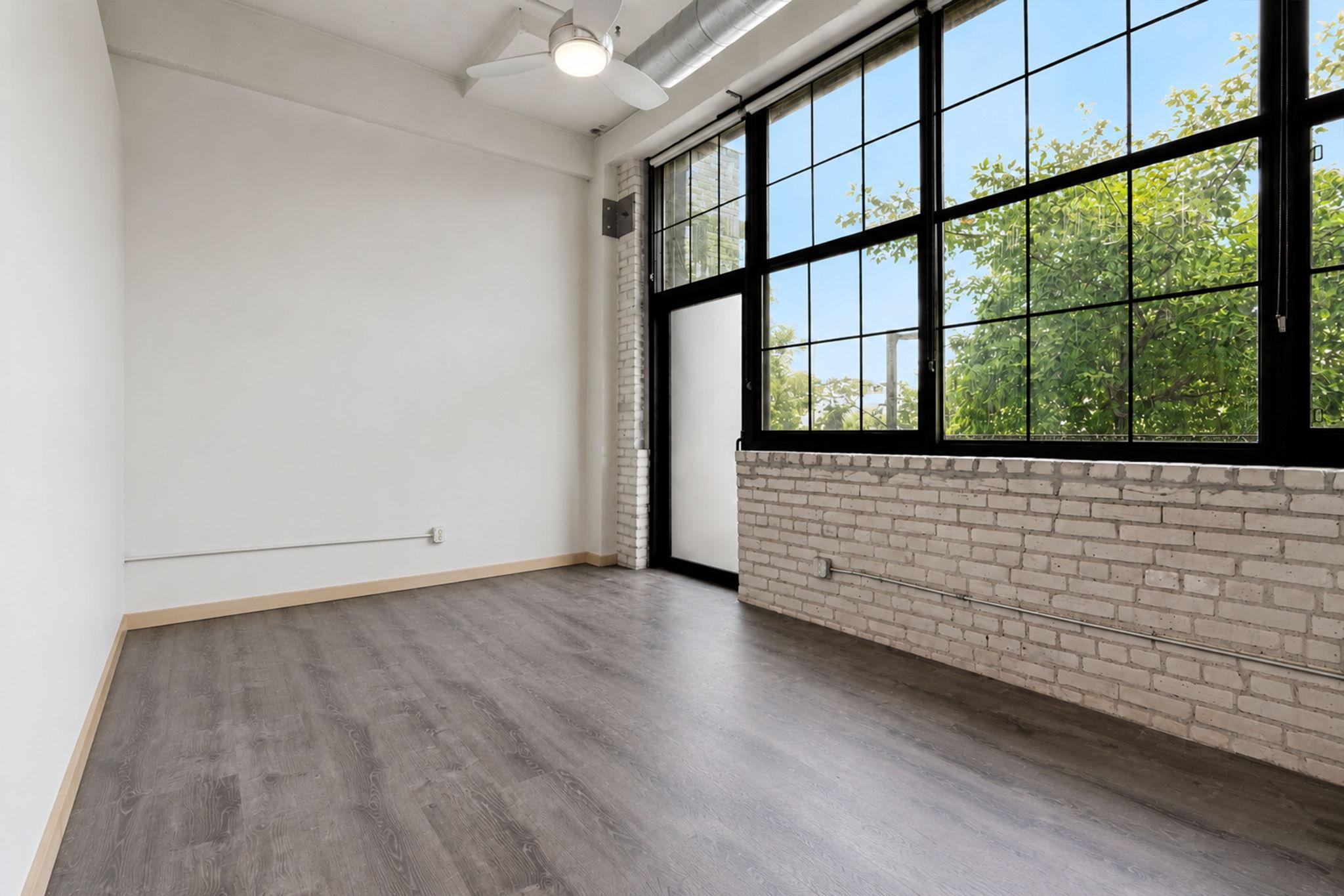 1901 E Hennepin Avenue 104 Property Photo 18