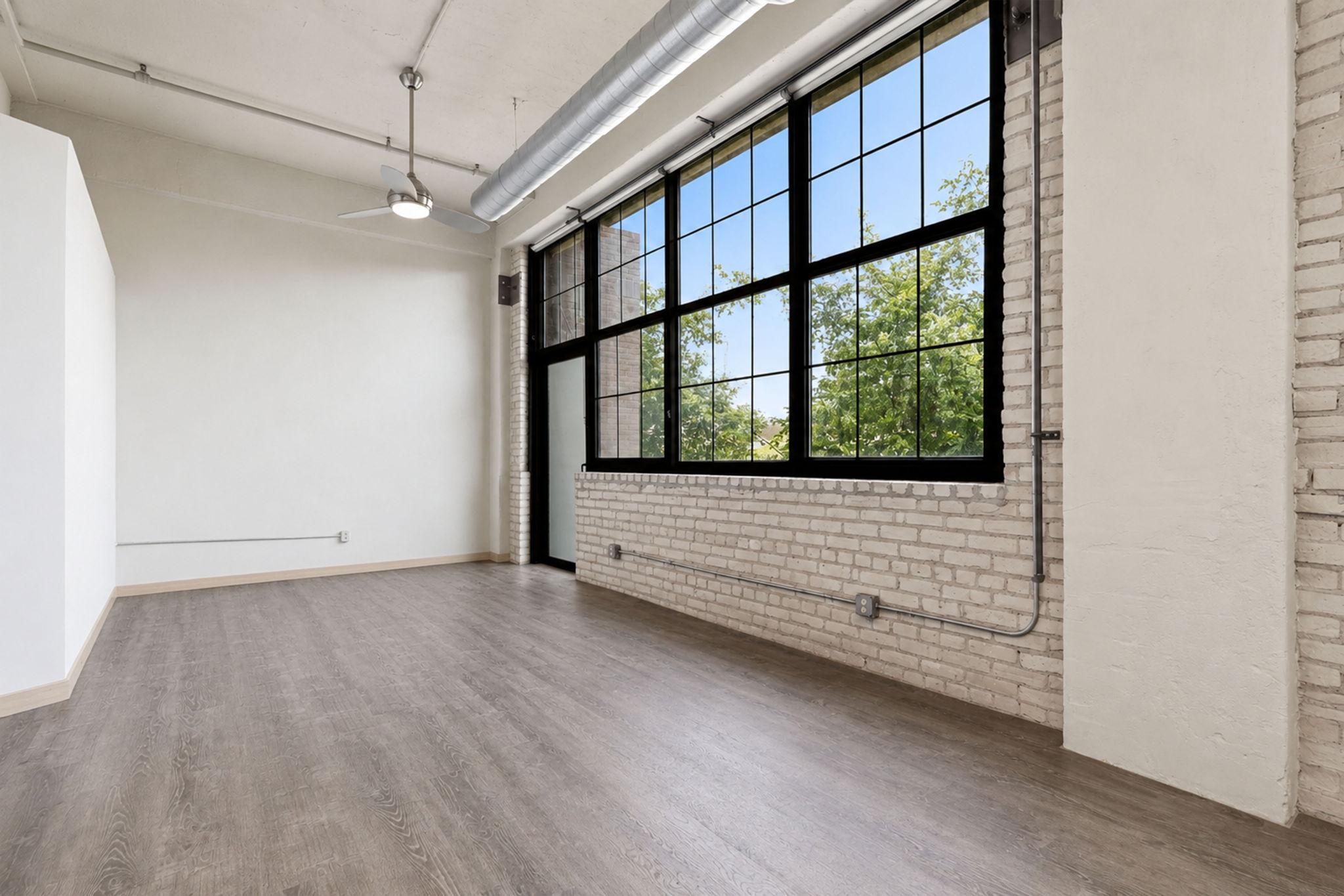 1901 E Hennepin Avenue 104 Property Photo 19