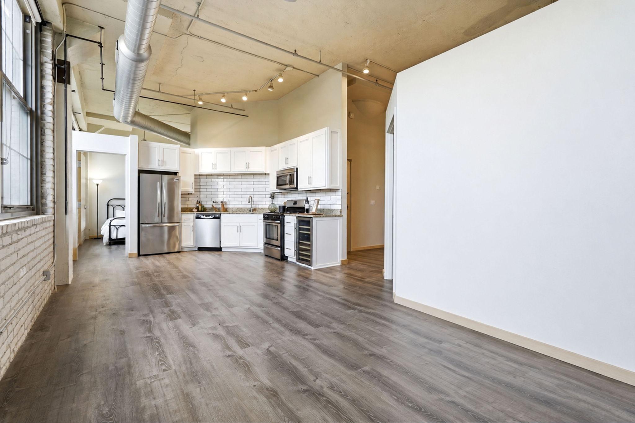 1901 E Hennepin Avenue 104 Property Photo 21