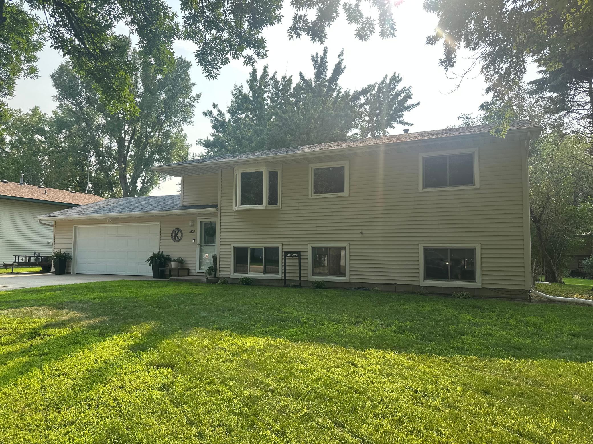 1835 Bayview Drive Property Photo 1