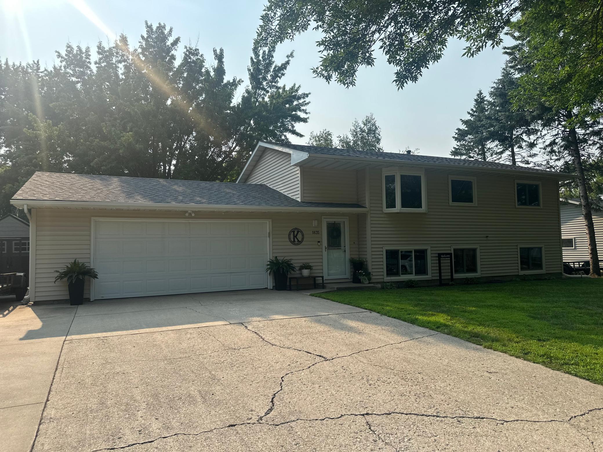 1835 Bayview Drive Property Photo 3