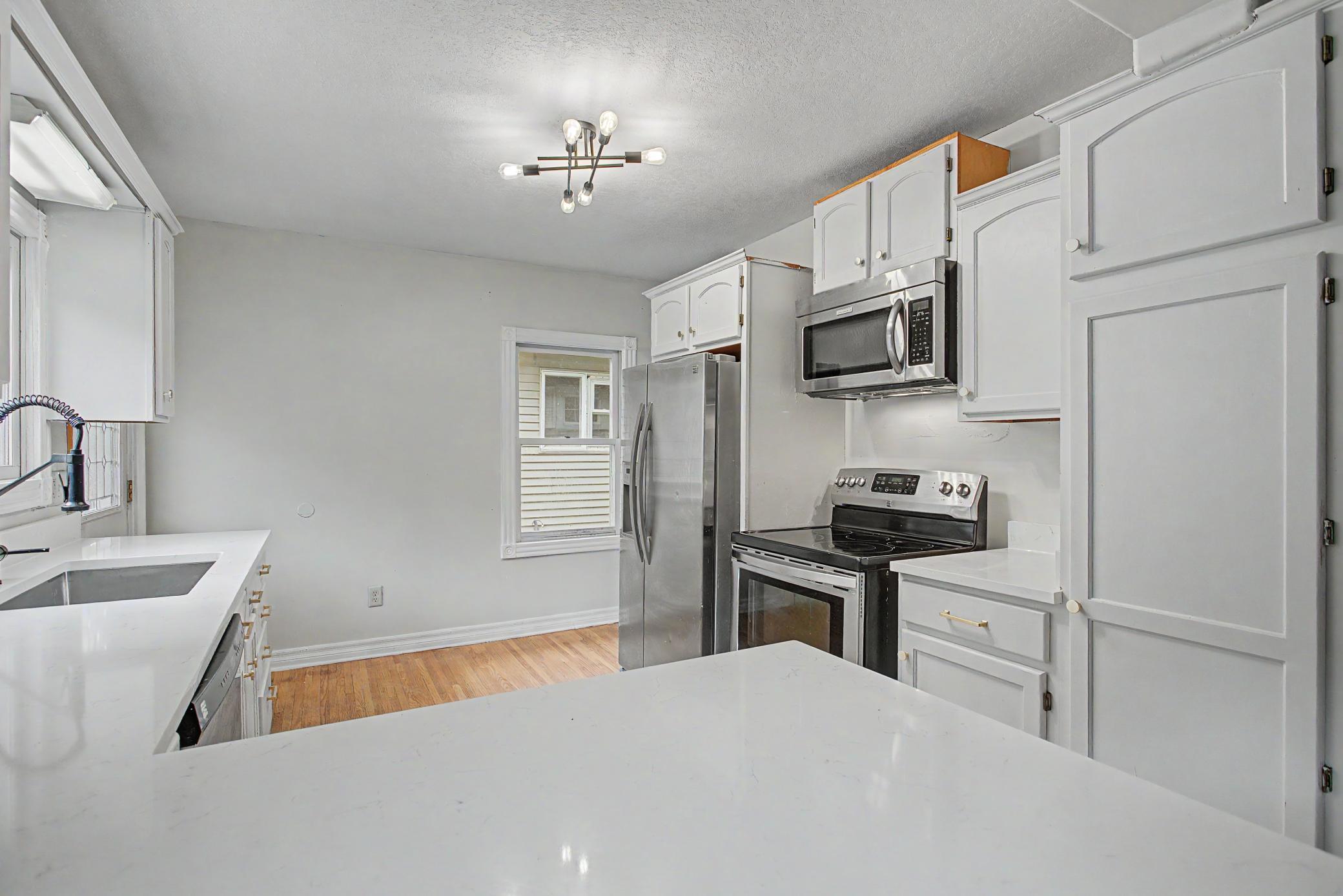 S220 Glade Avenue Property Photo 19