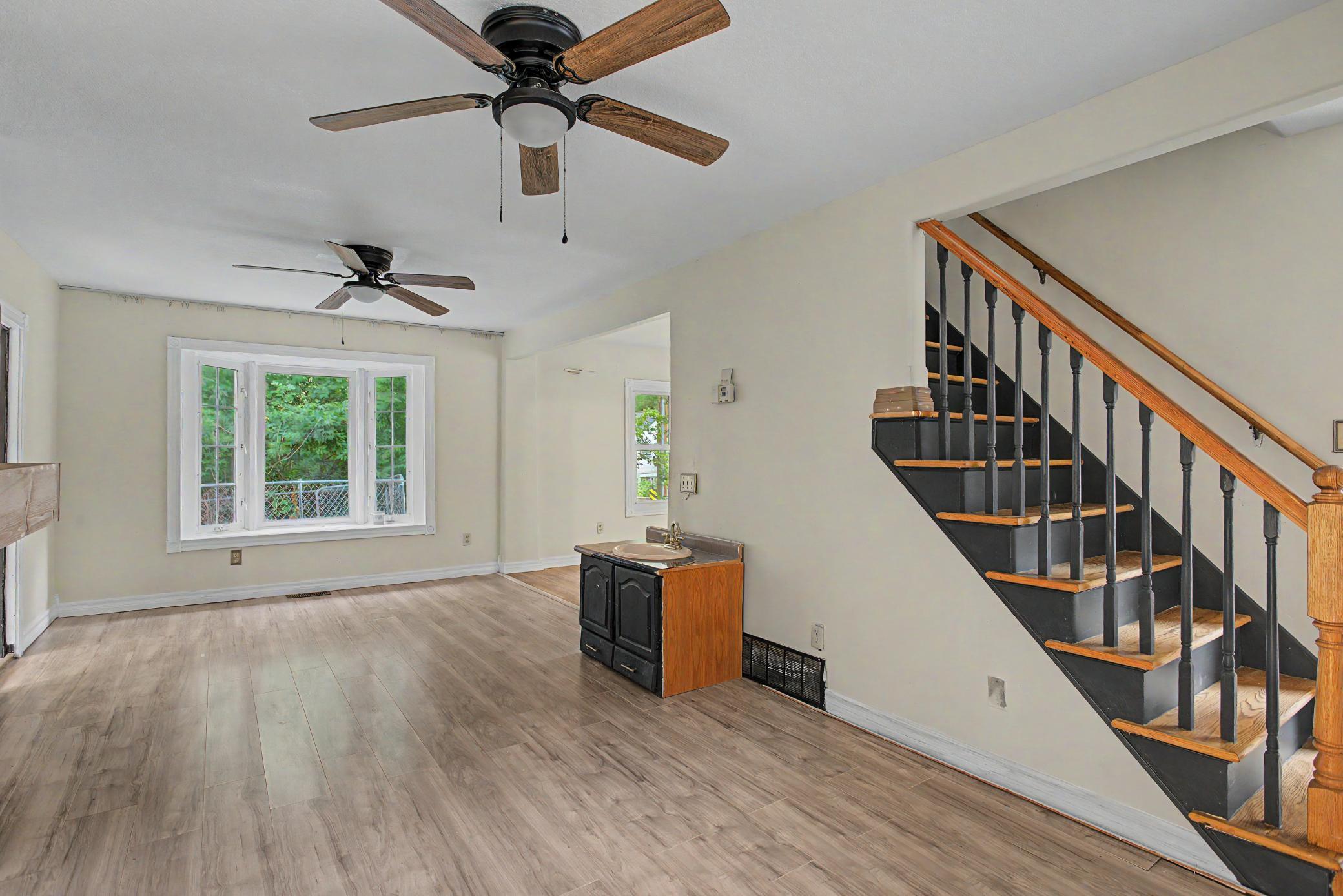S220 Glade Avenue Property Photo 26