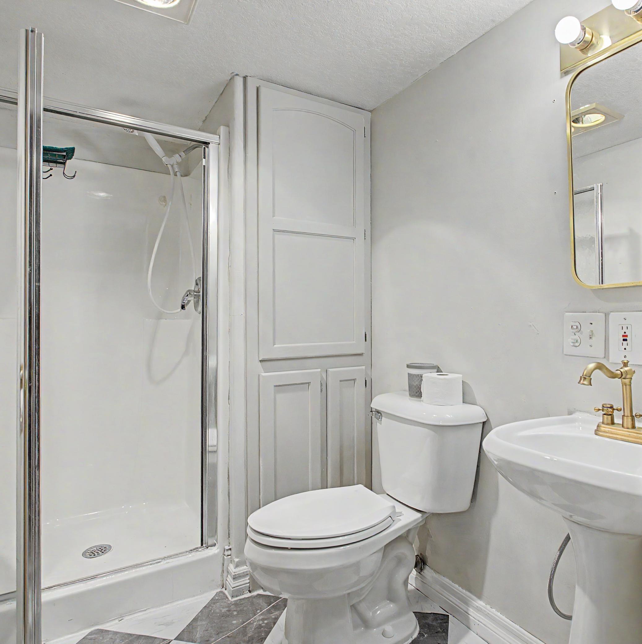 S220 Glade Avenue Property Photo 31