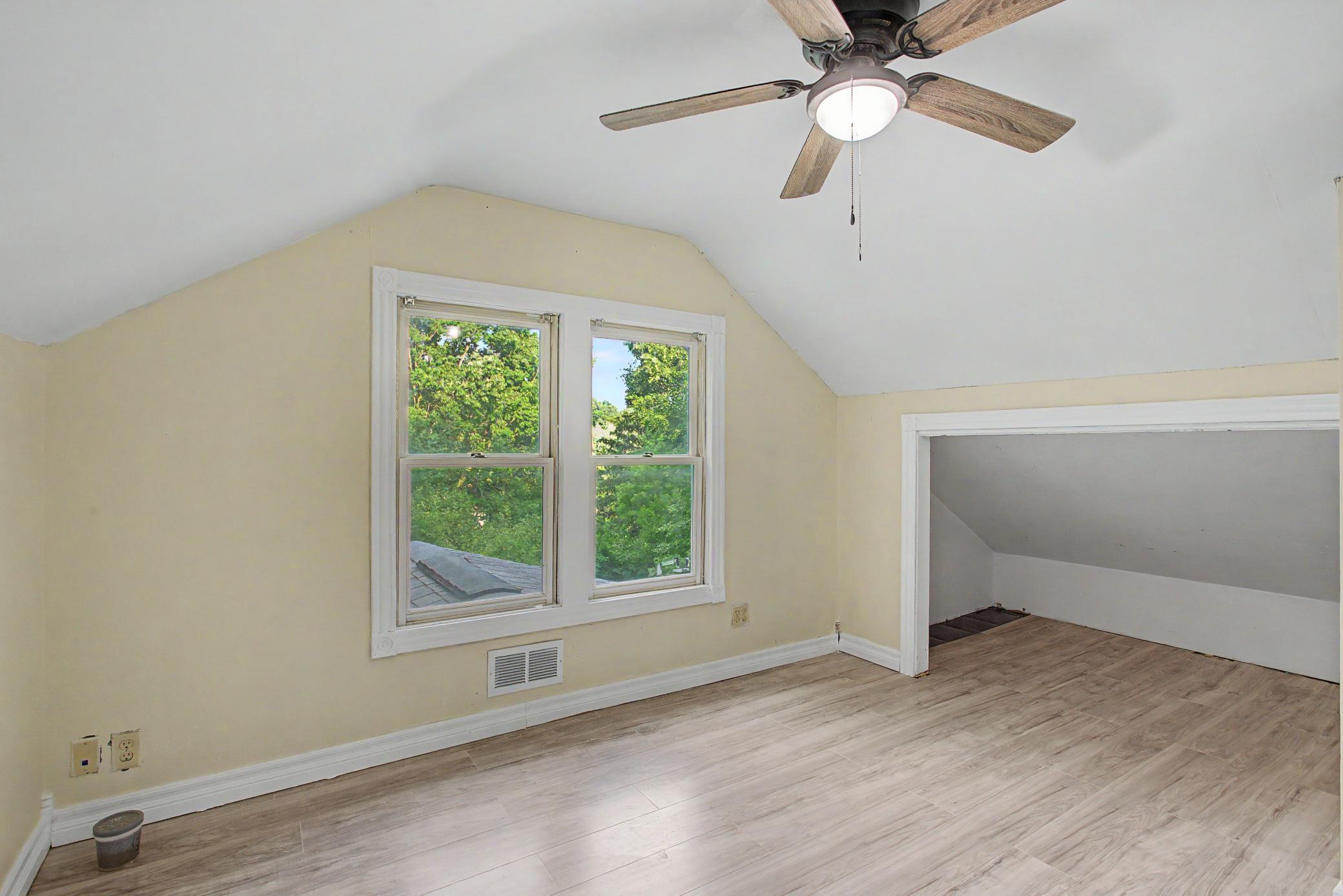 S220 Glade Avenue Property Photo 36