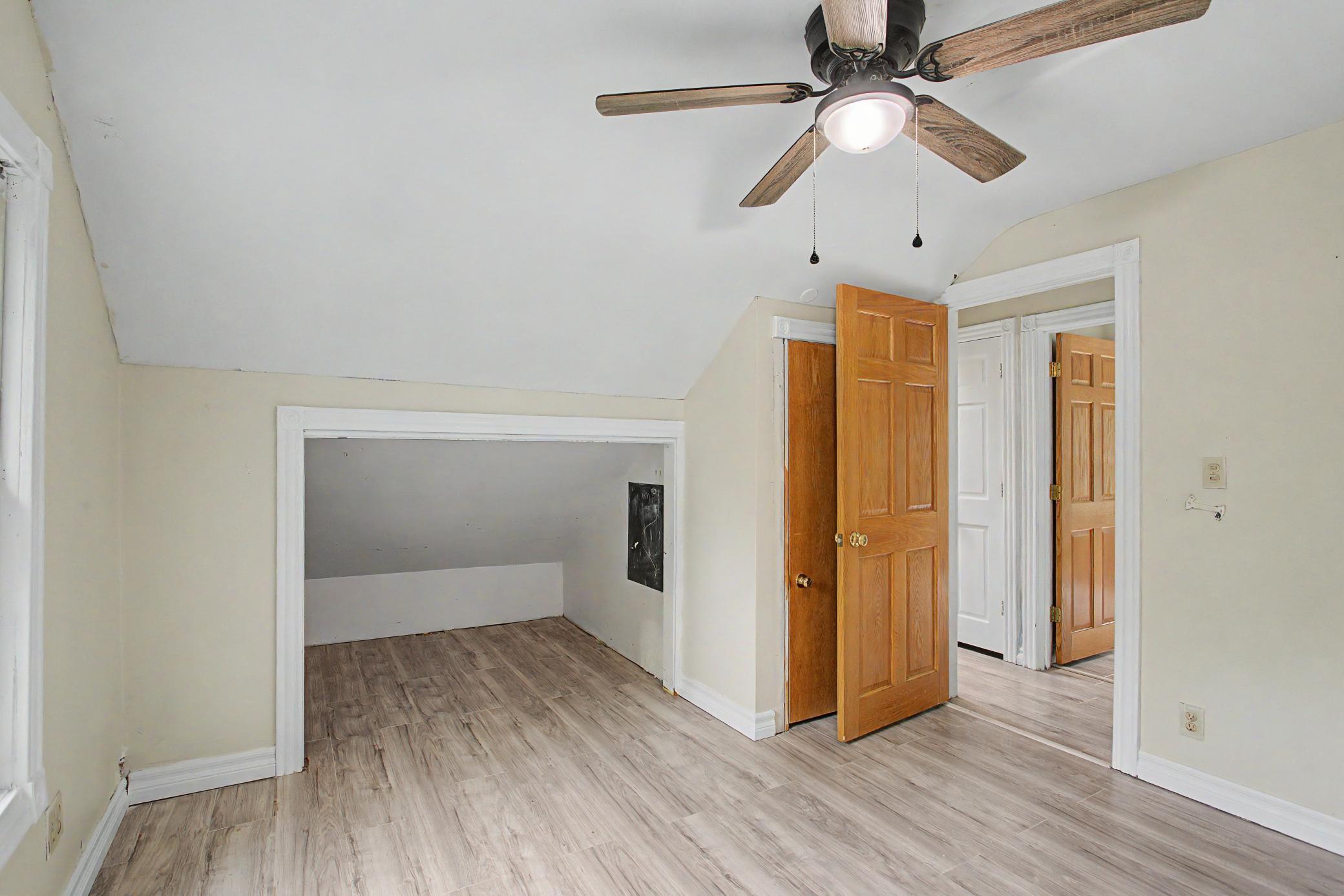 S220 Glade Avenue Property Photo 37