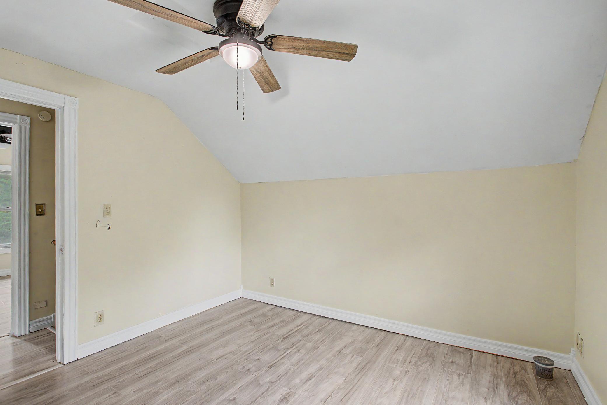 S220 Glade Avenue Property Photo 38
