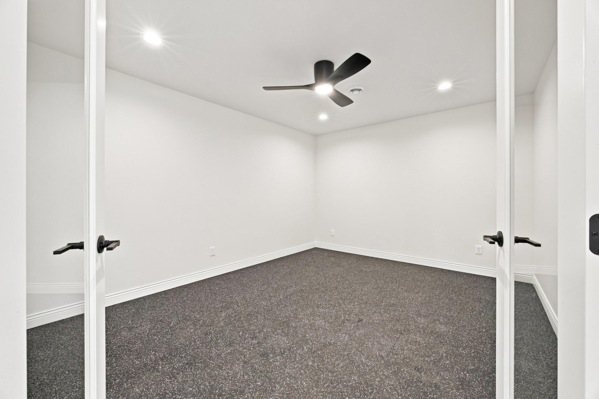 8912 Meadowlark Parkway Property Photo 22