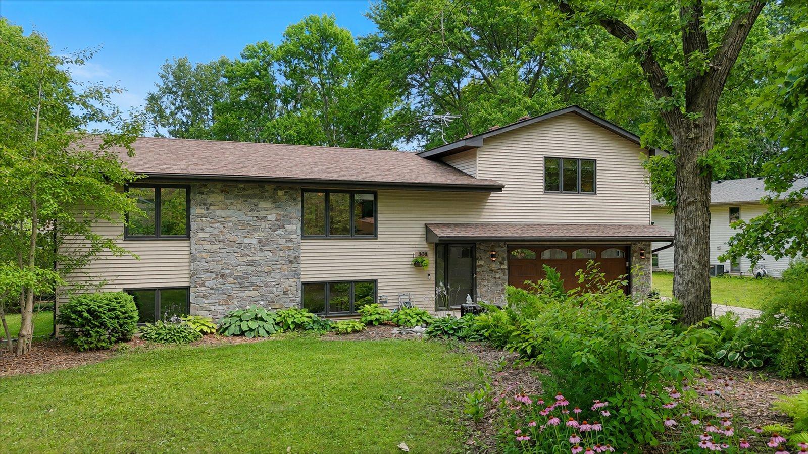 308 Douglas Drive Property Photo 1