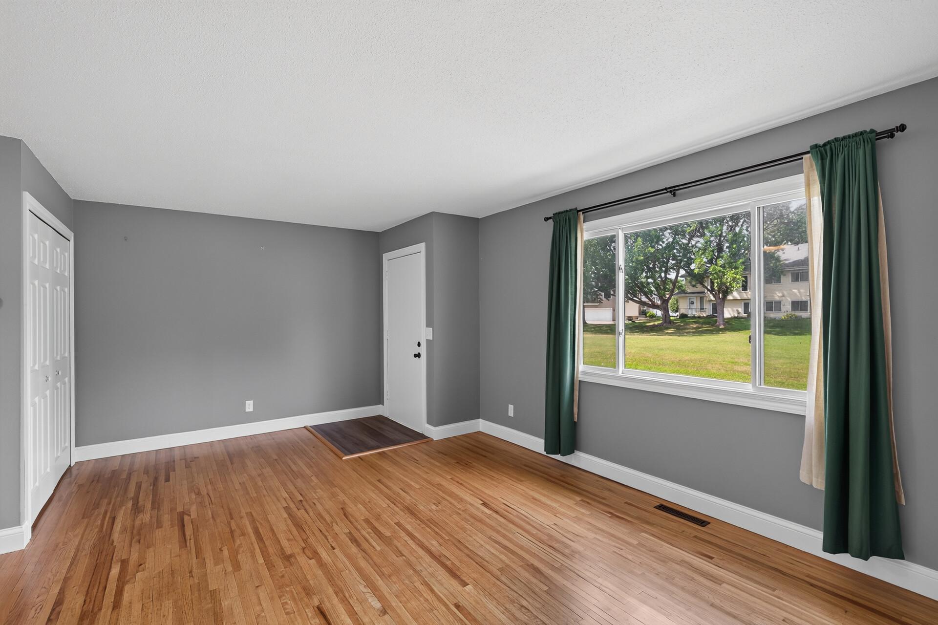 16124 Foliage Avenue W Property Photo 6