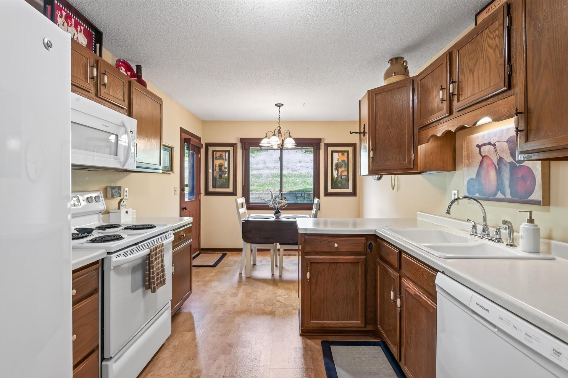 5217 Balmoral Lane Property Photo 3