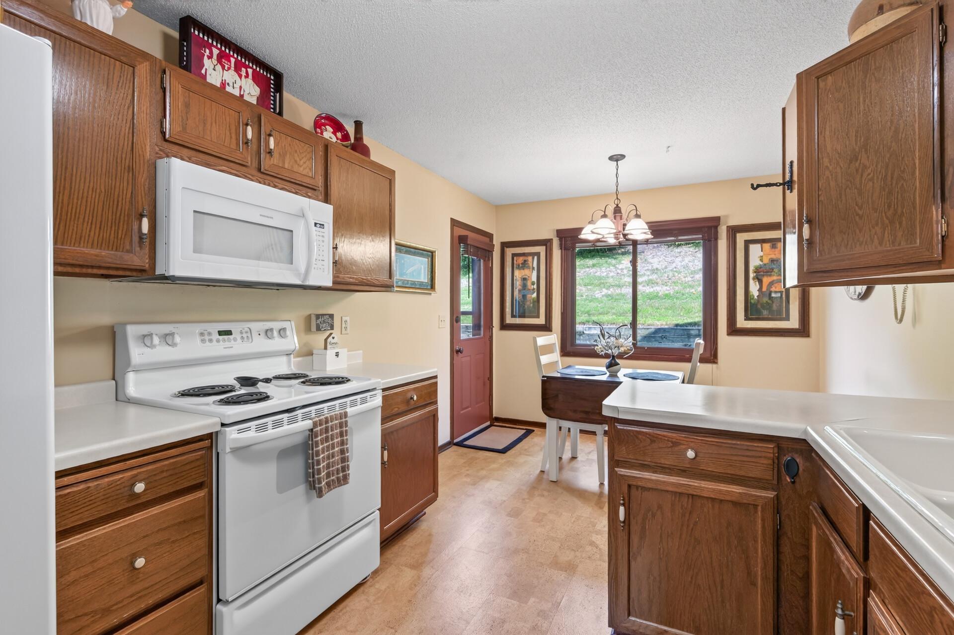 5217 Balmoral Lane Property Photo 10