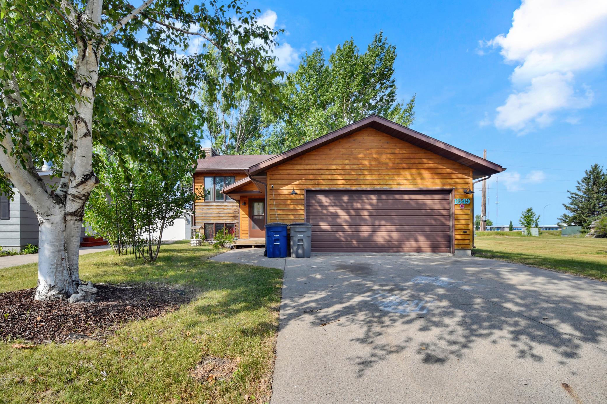1849 29th Street Circle S Property Photo 1
