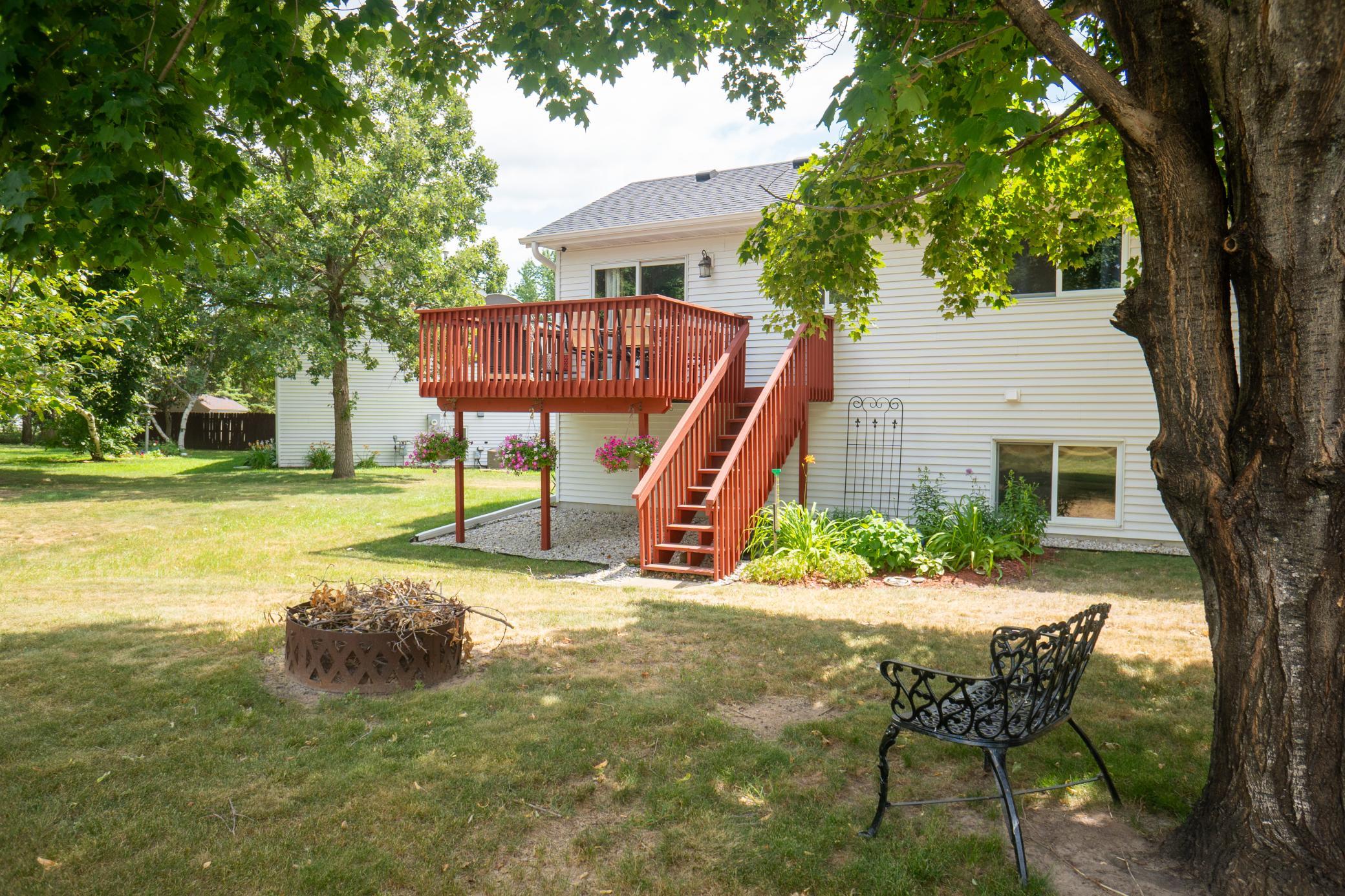1410 Summit Avenue N Property Photo 25