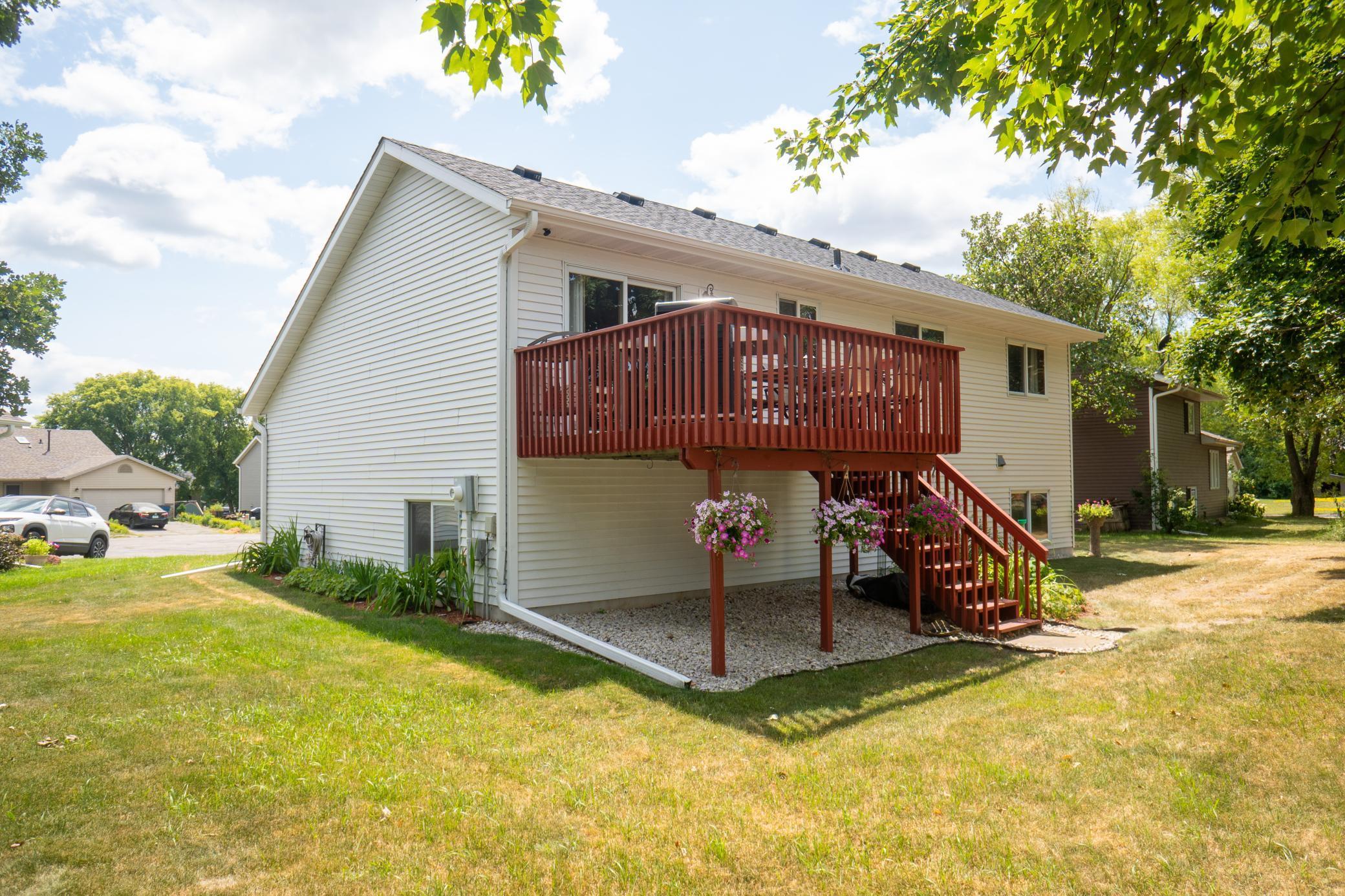 1410 Summit Avenue N Property Photo 26