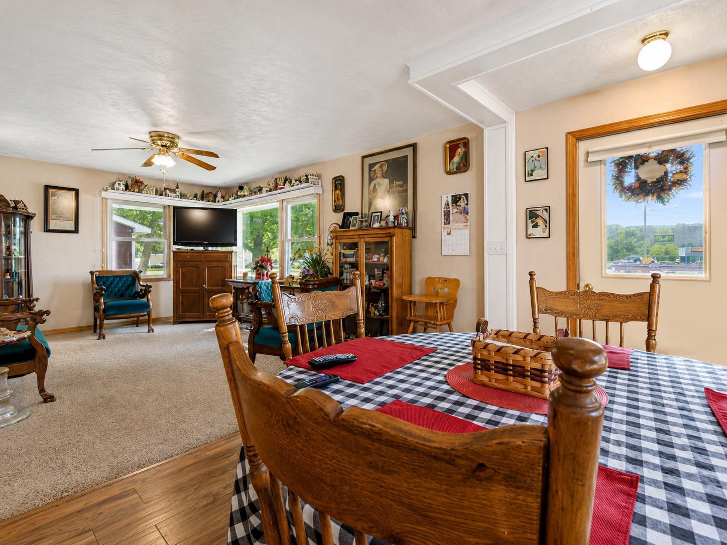 10 Buck Avenue Ne Property Photo 6