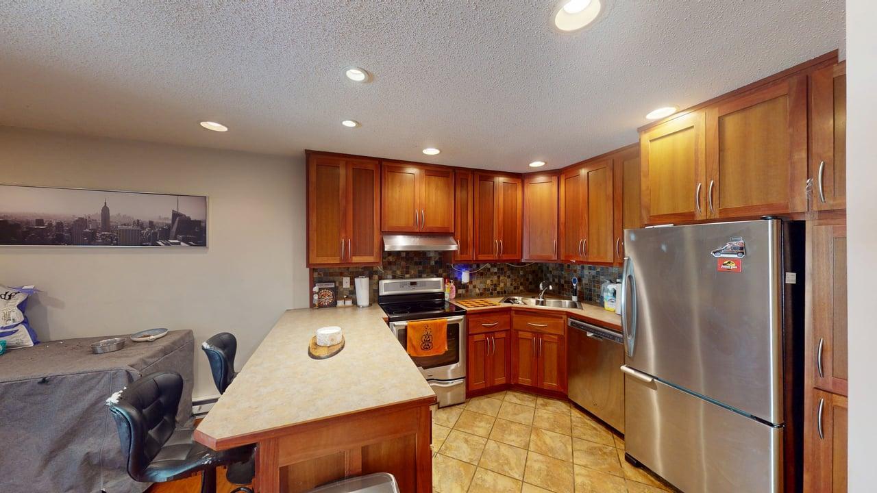 2020 Ridge Drive 16 Property Photo 3