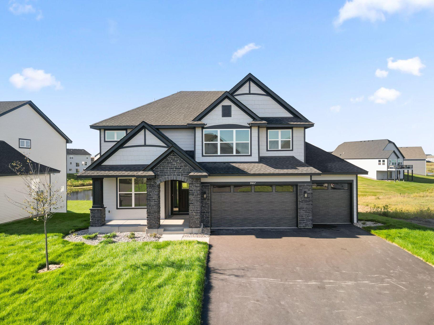 9807 49th Place Ne Property Photo 1