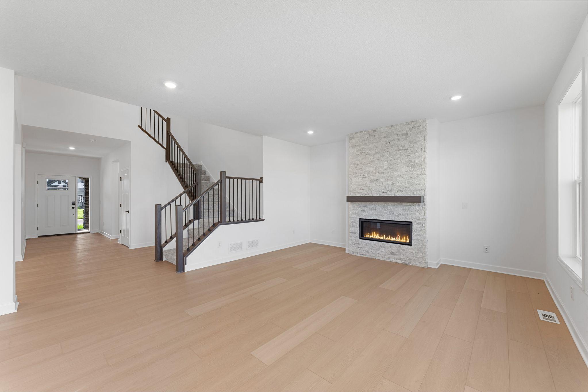 9807 49th Place Ne Property Photo 6