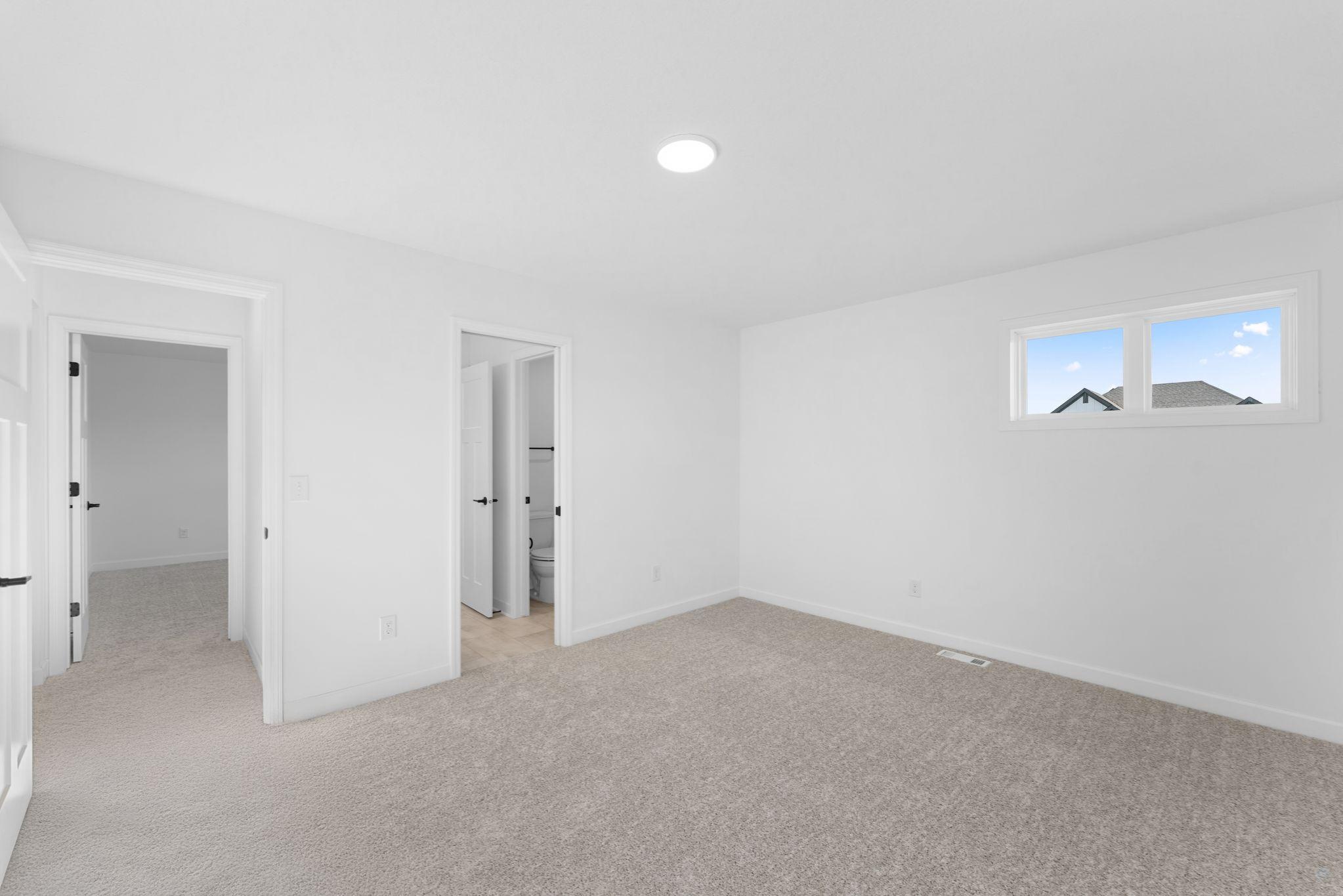 9807 49th Place Ne Property Photo 14