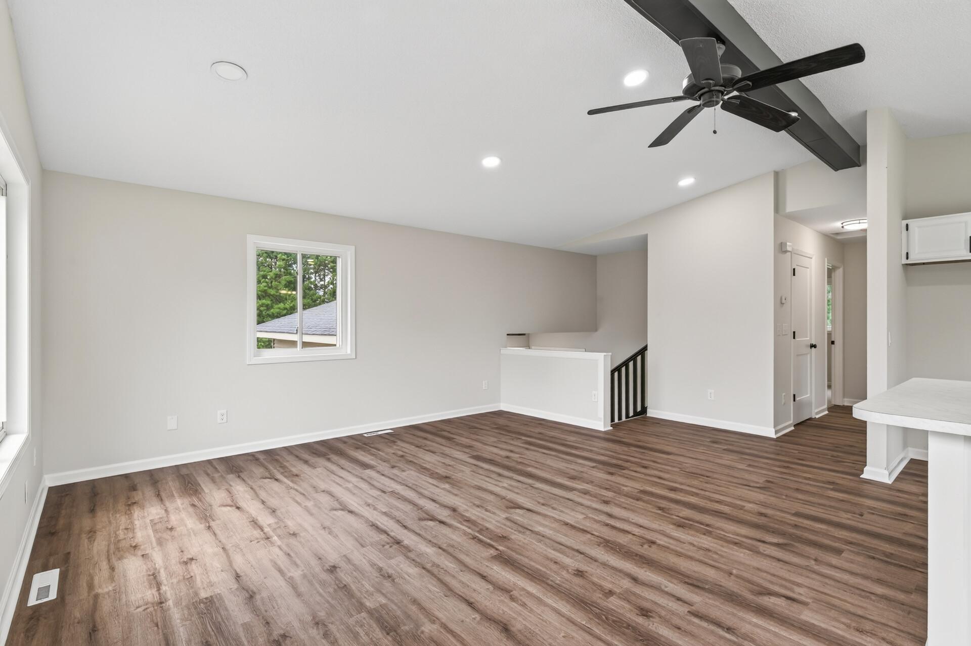 42275 Harder Avenue Property Photo 7