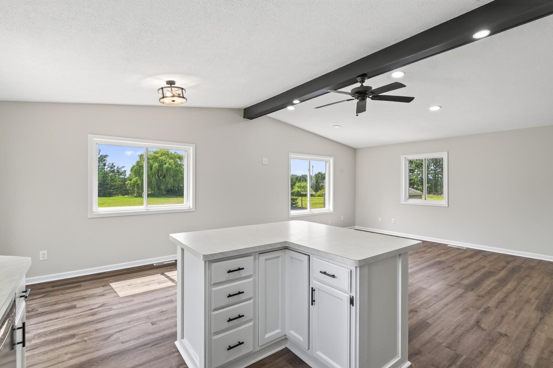 42275 Harder Avenue Property Photo 15