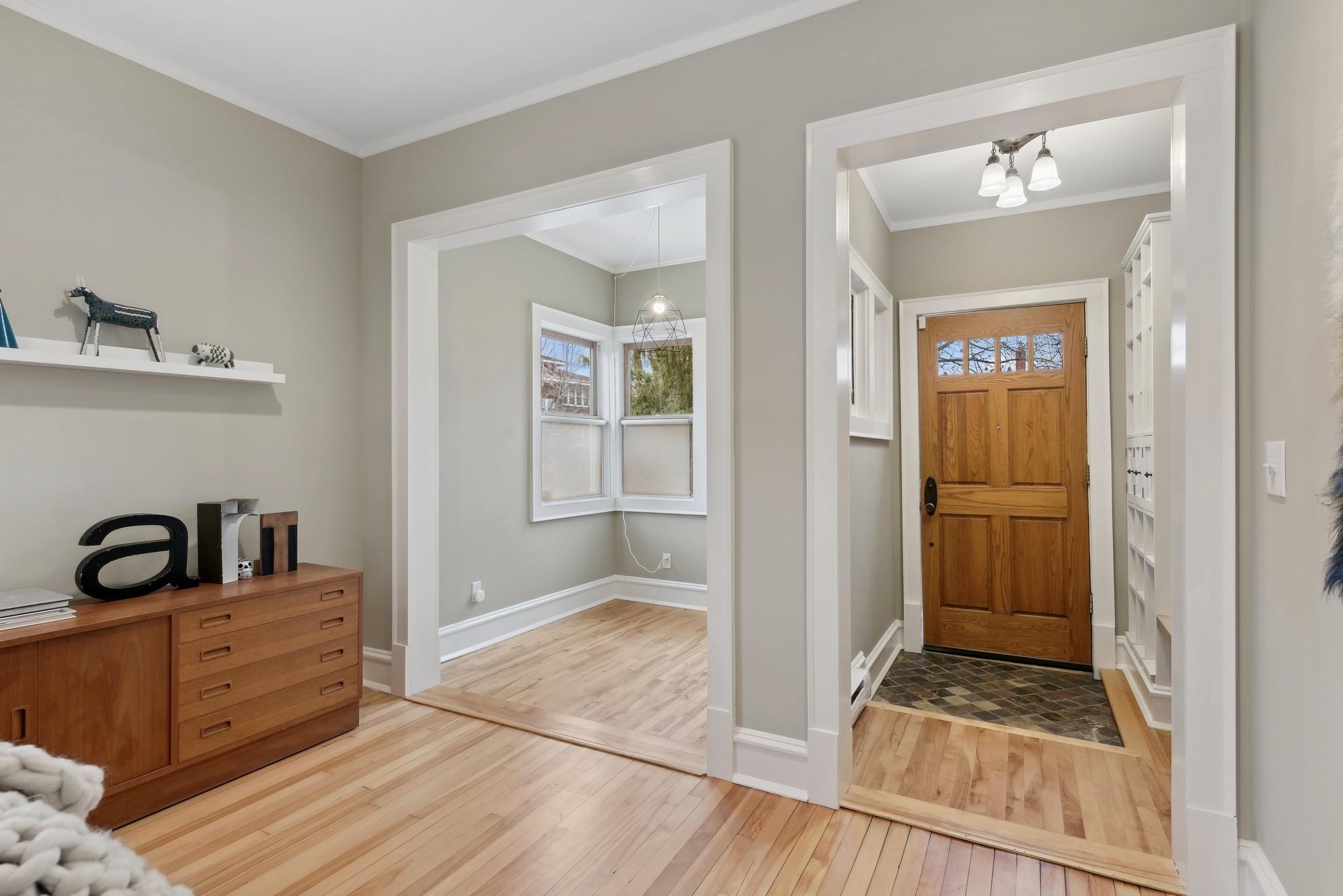 721 W 40th Street Property Photo 4