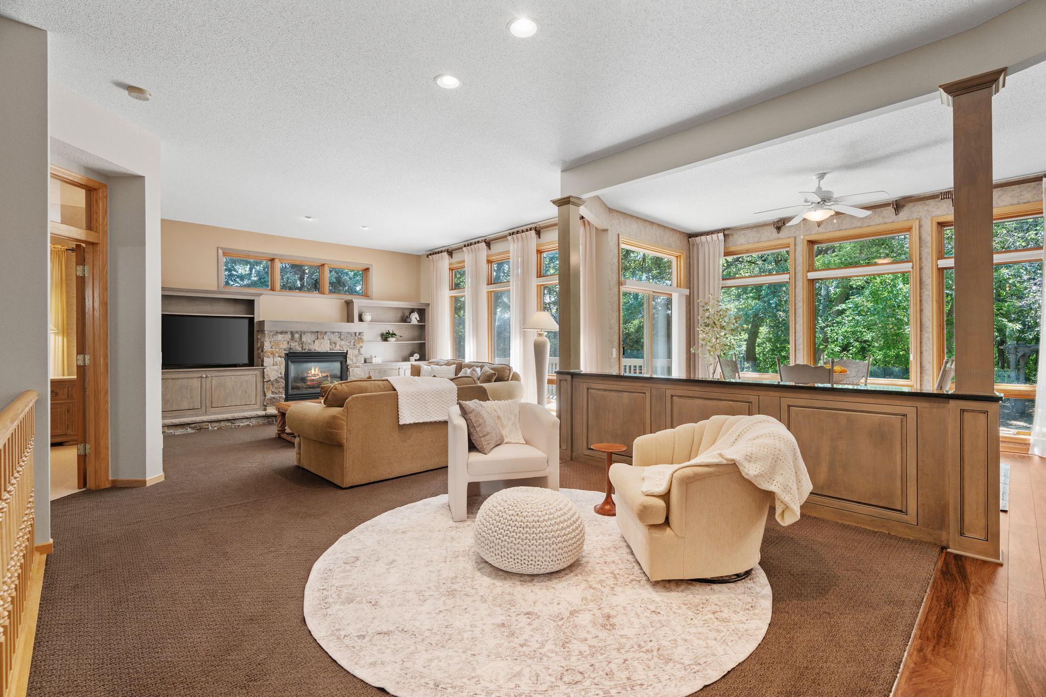8975 Hunters Way Property Photo 3