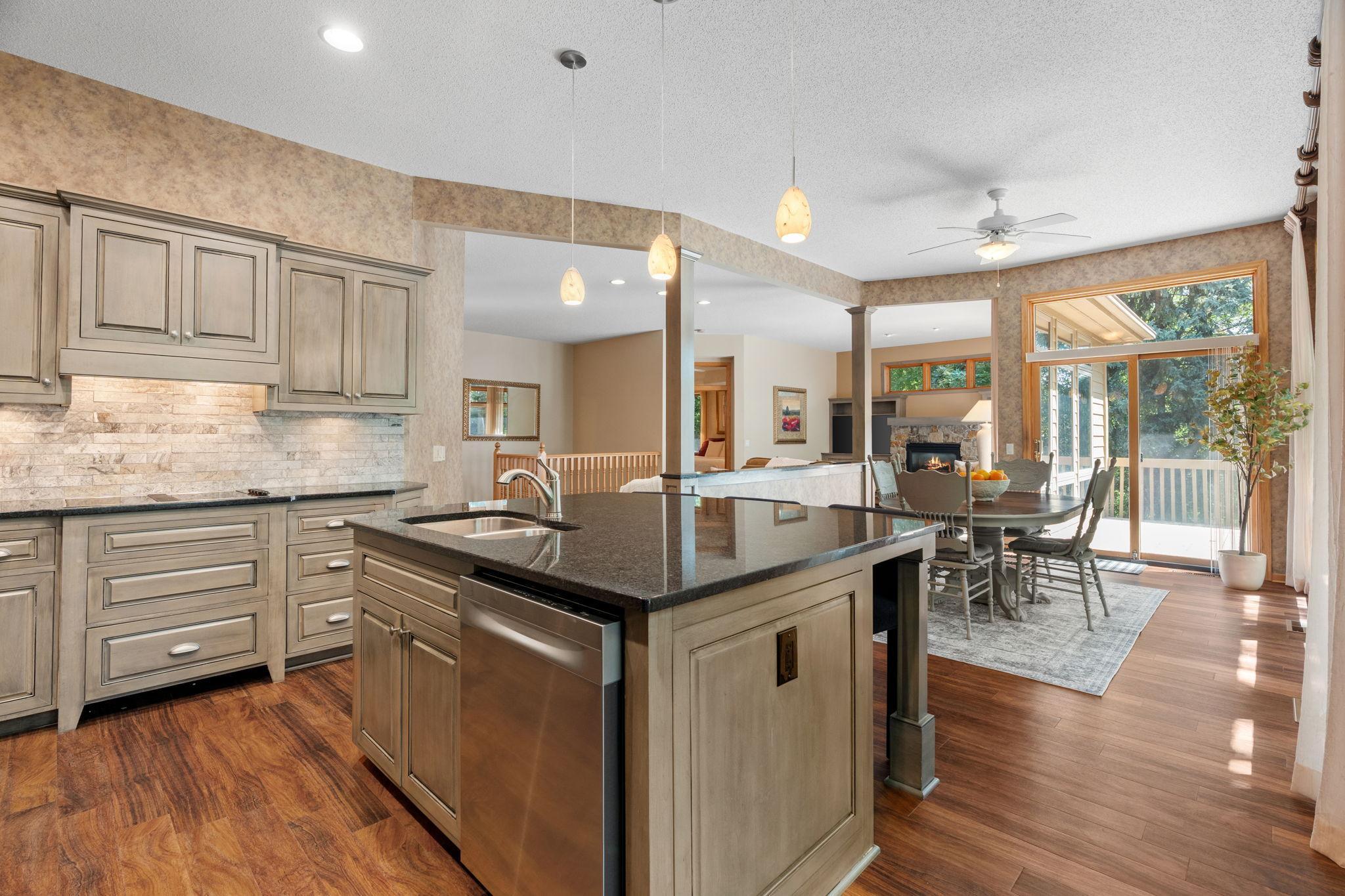 8975 Hunters Way Property Photo 10