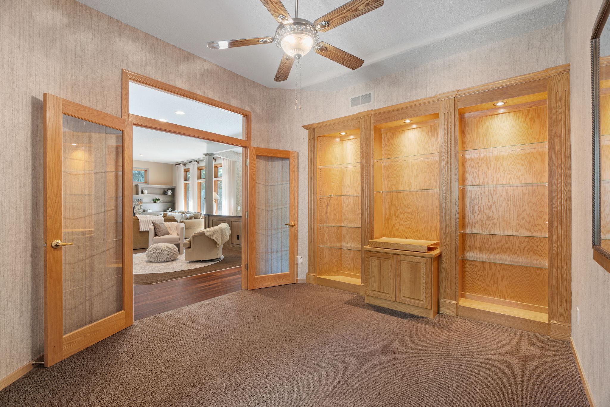 8975 Hunters Way Property Photo 12