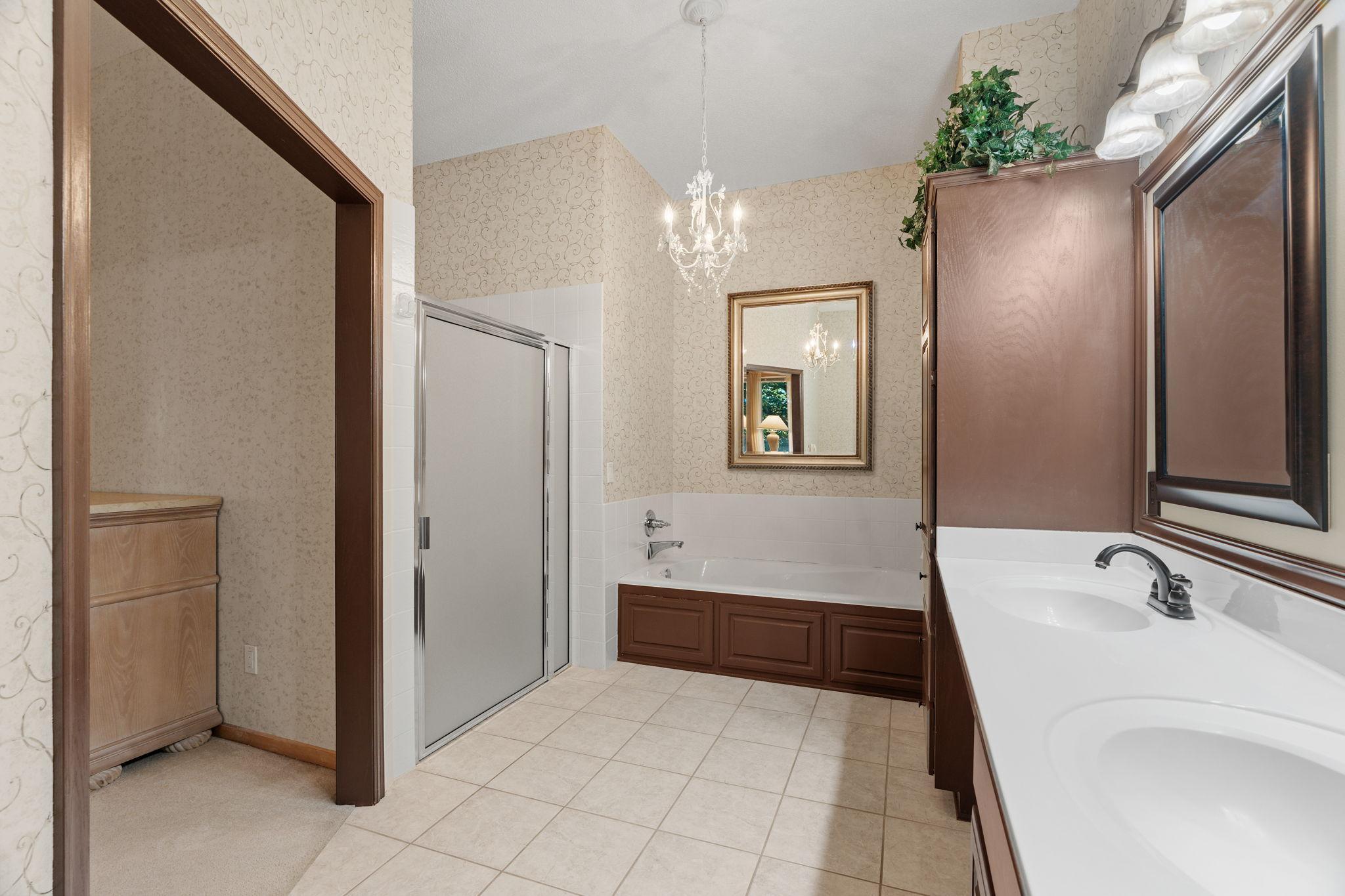 8975 Hunters Way Property Photo 15