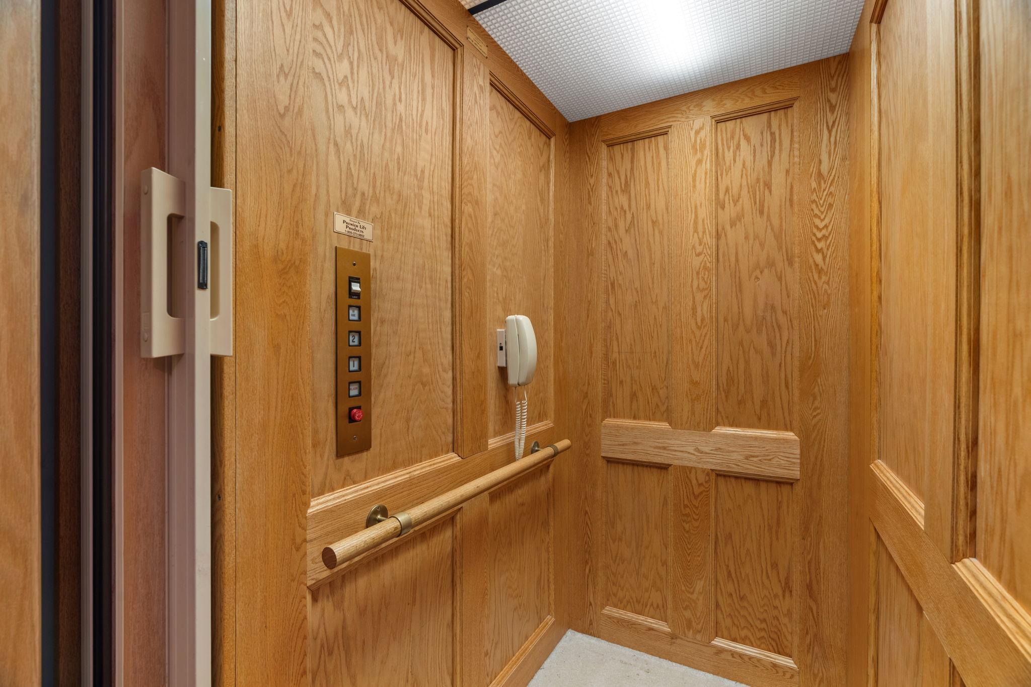 8975 Hunters Way Property Photo 17