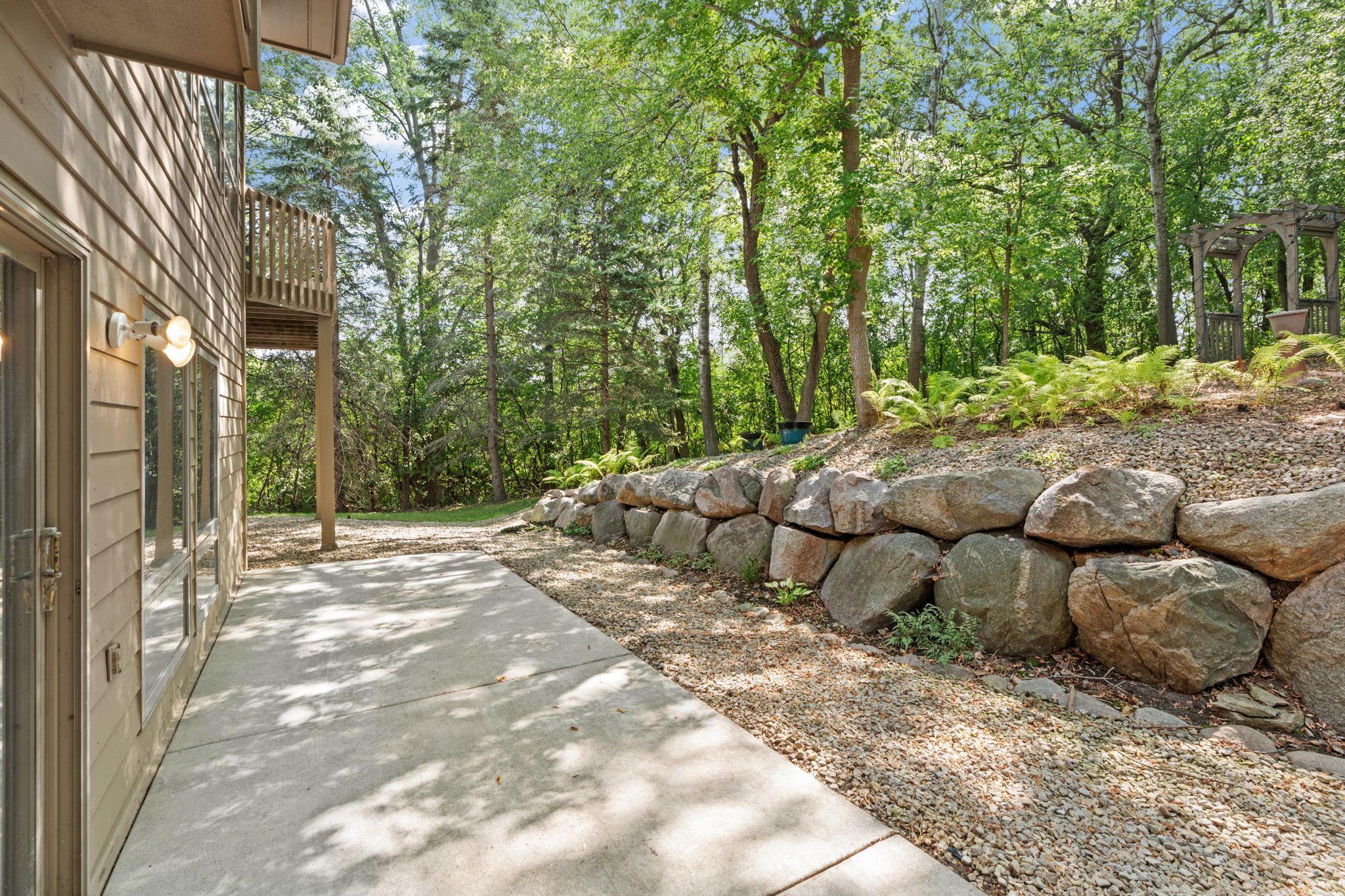 8975 Hunters Way Property Photo 24