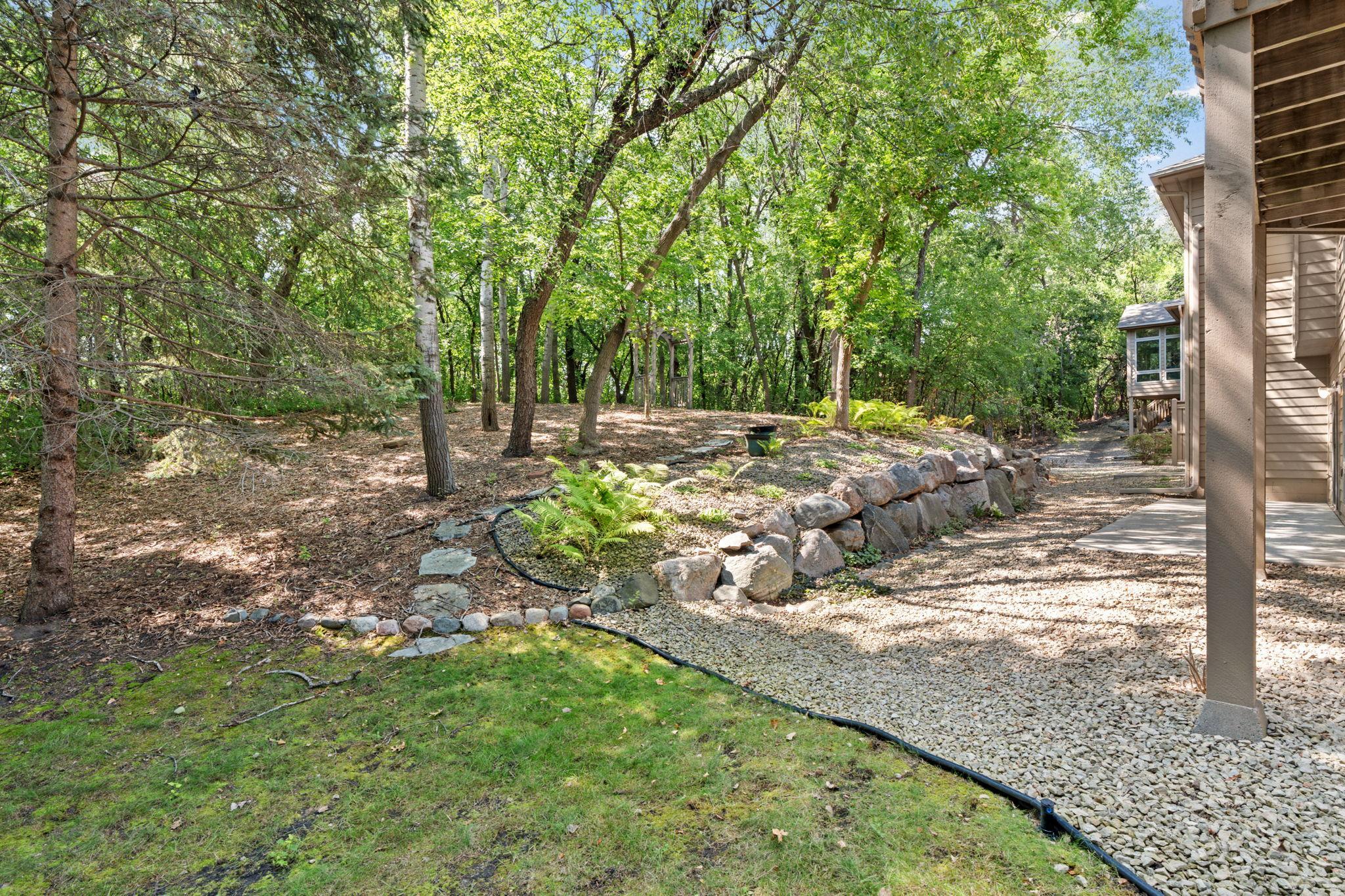 8975 Hunters Way Property Photo 25