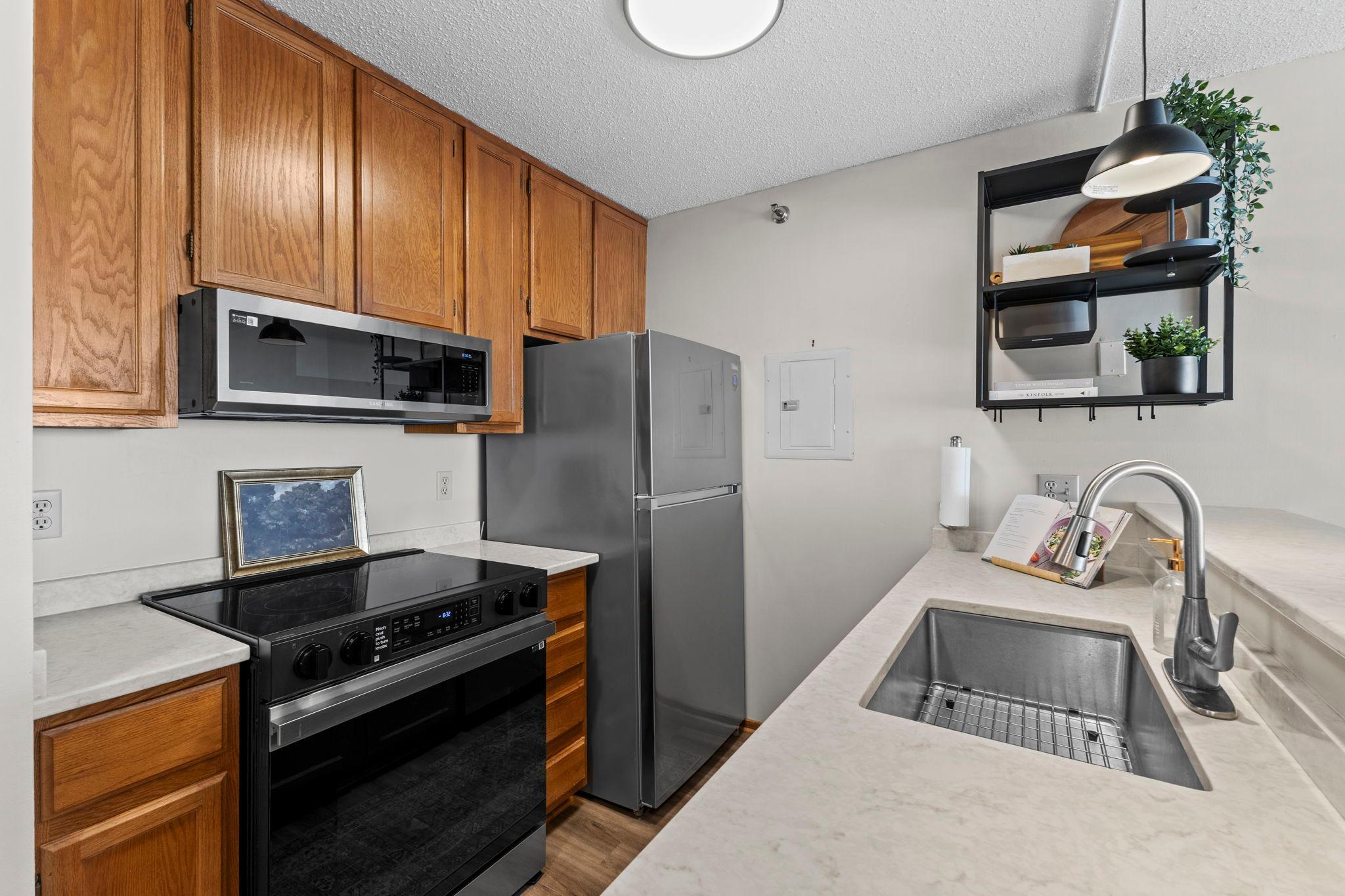 433 S 7th Street 2126 Property Photo 4