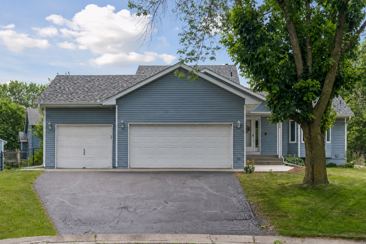 9203 Xenium Lane N Property Photo 31