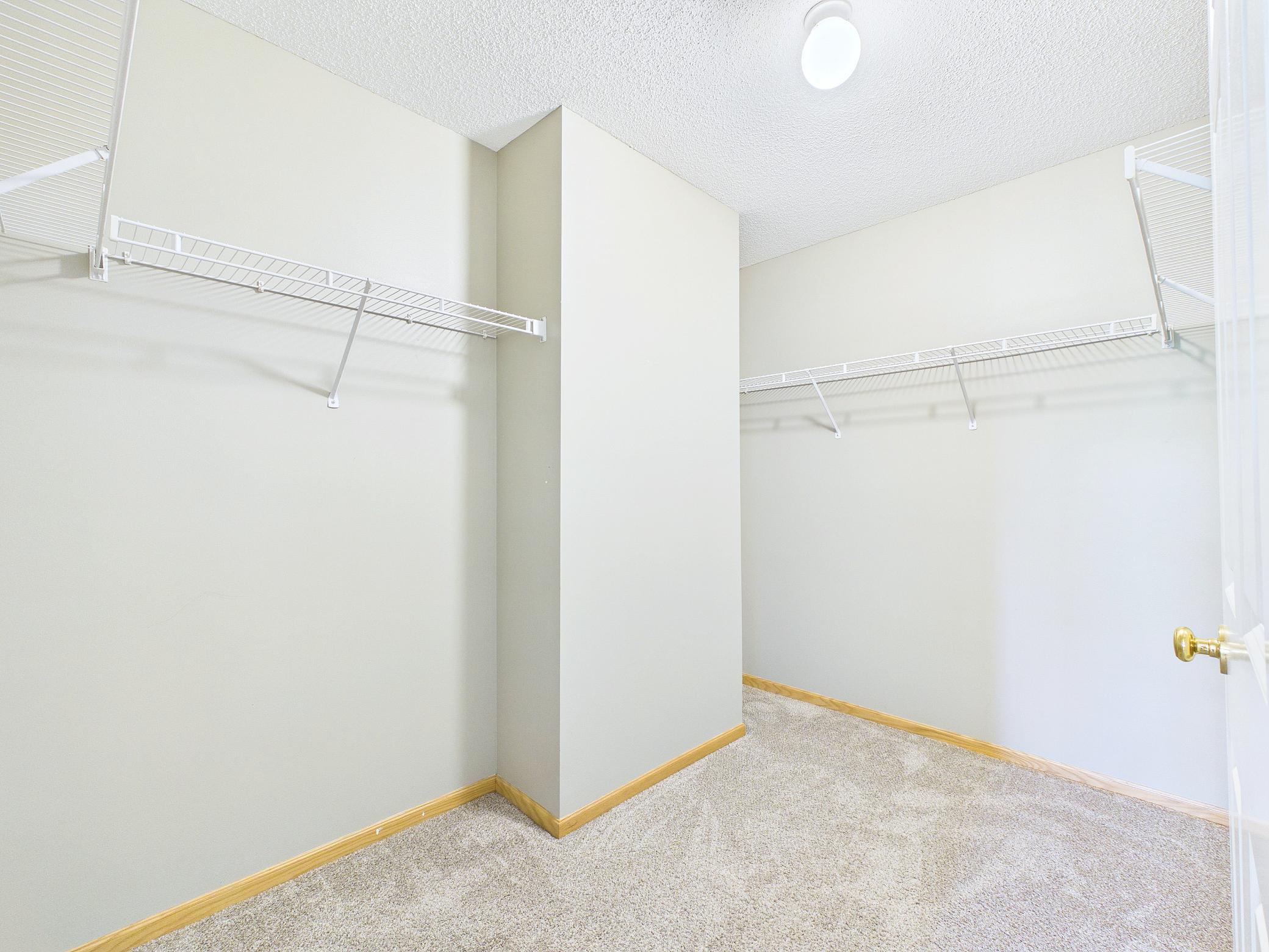 2048 Willow Circle Property Photo 23