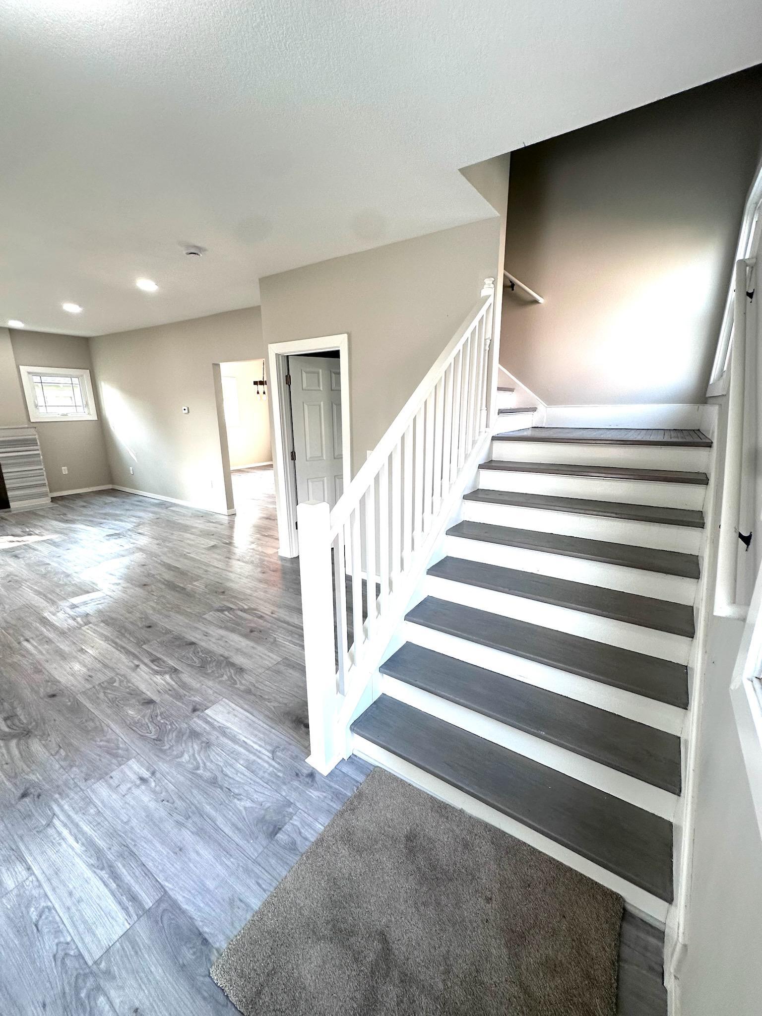 318 2nd Street W Property Photo 6