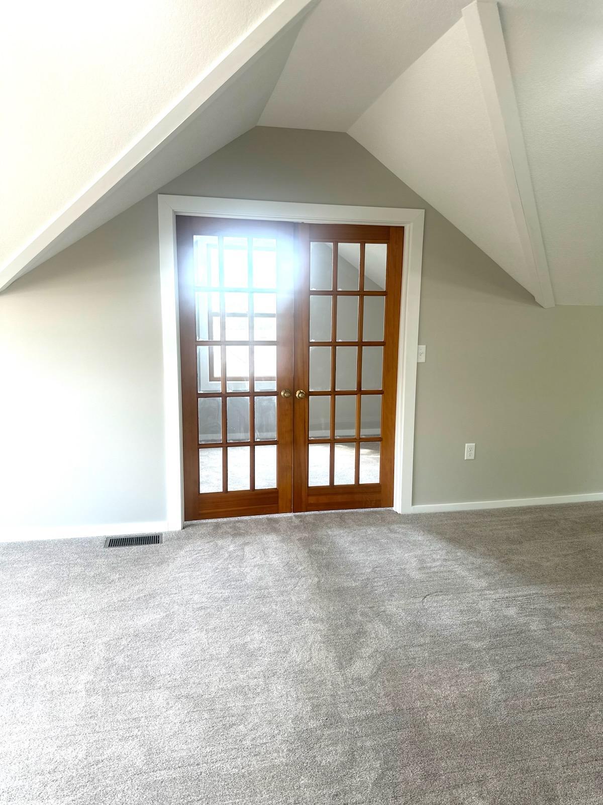 318 2nd Street W Property Photo 13