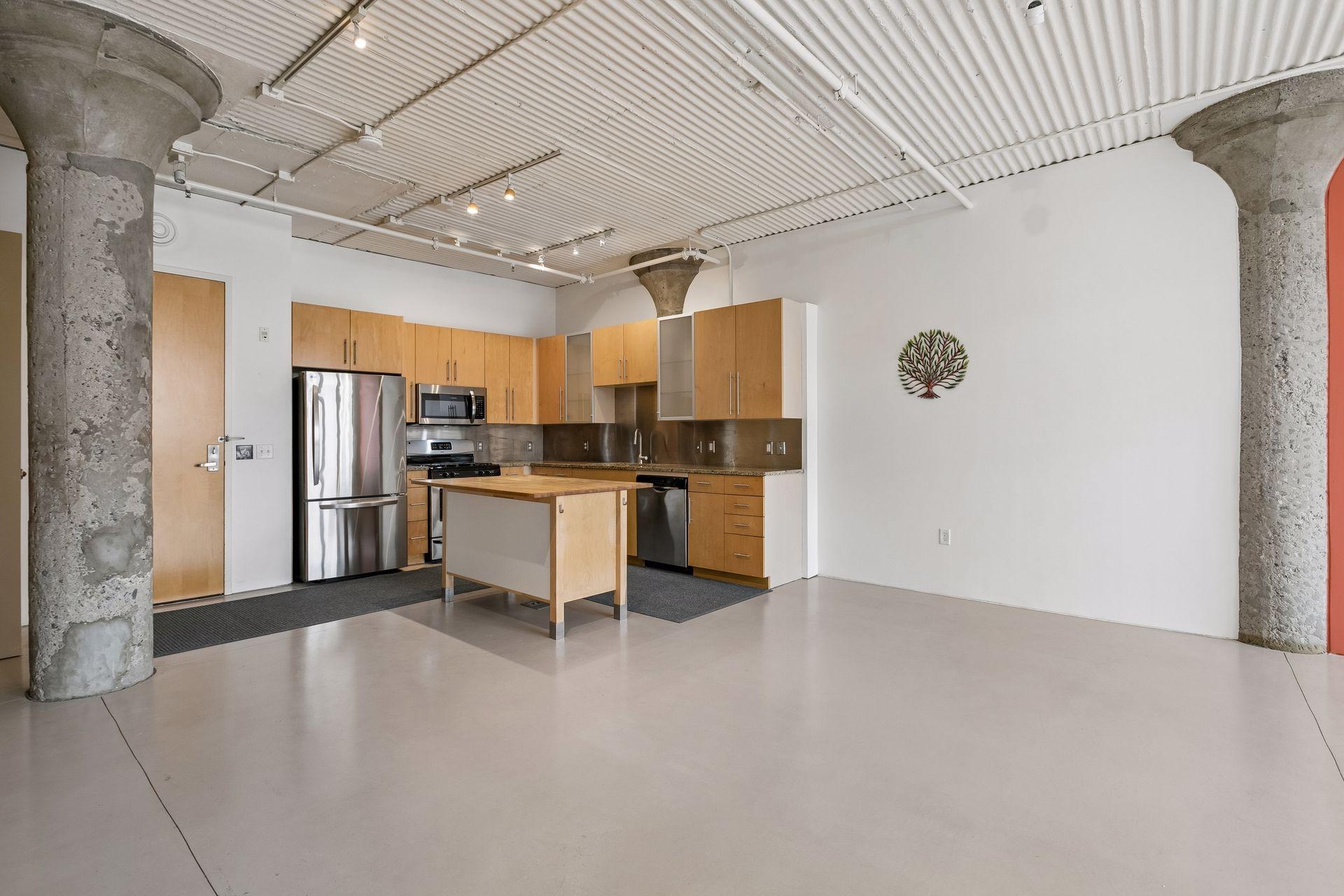 225 9th Street E 304 Property Photo 25