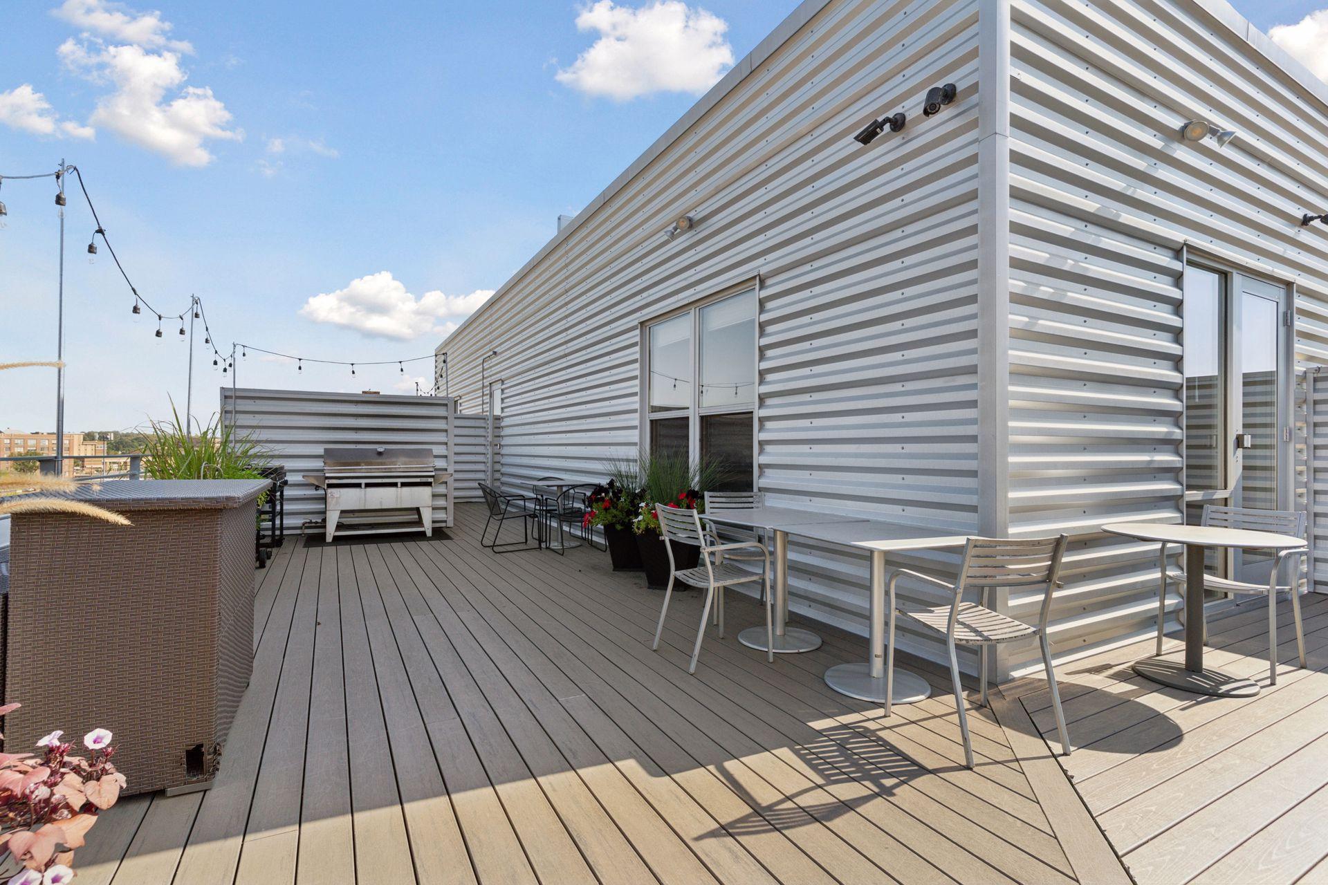 225 9th Street E 304 Property Photo 60