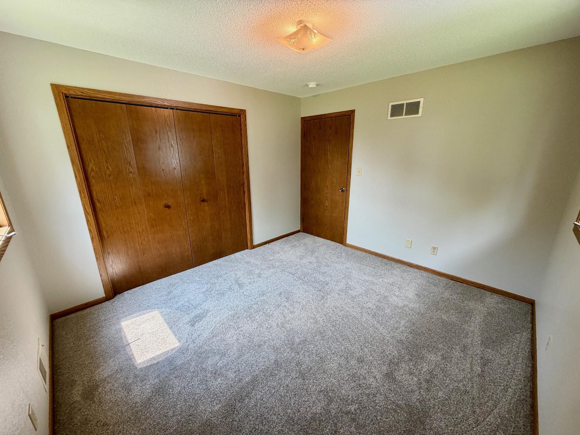 305 W 3rd Street Property Photo 15
