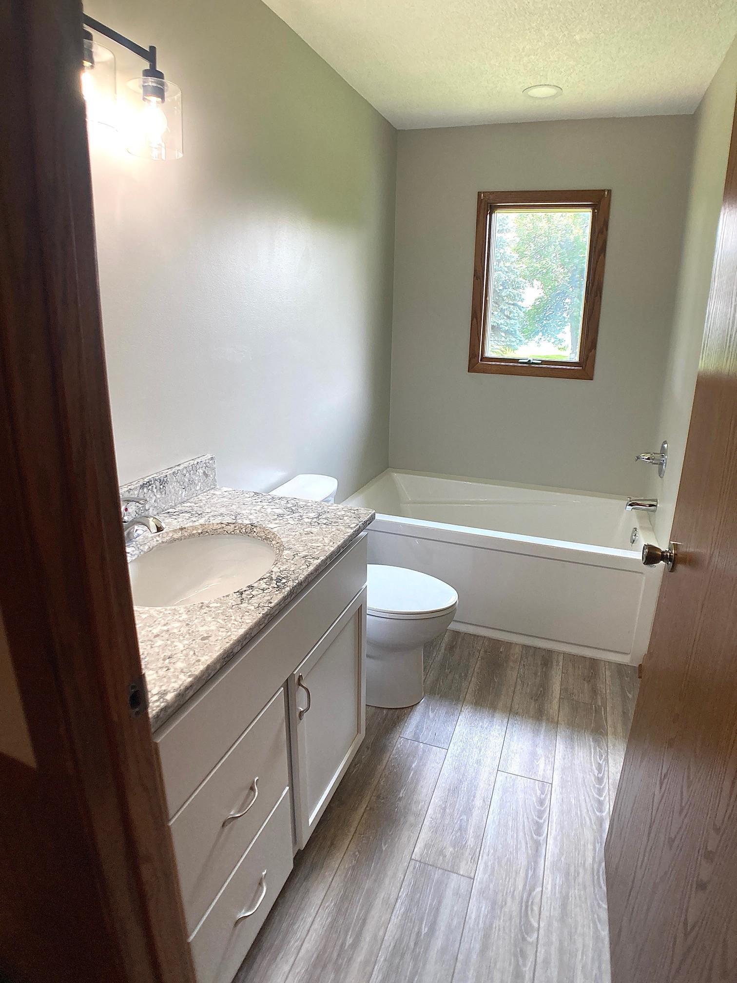 305 W 3rd Street Property Photo 17