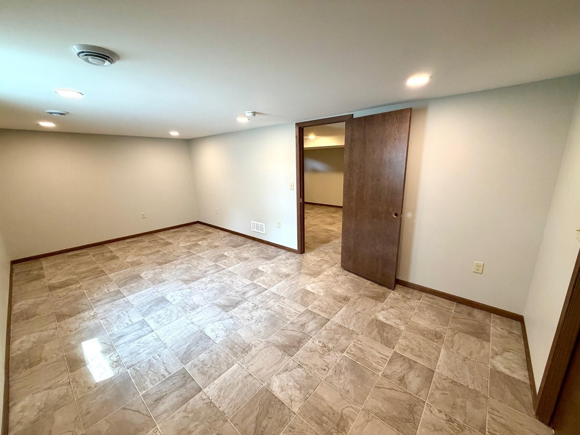 305 W 3rd Street Property Photo 20