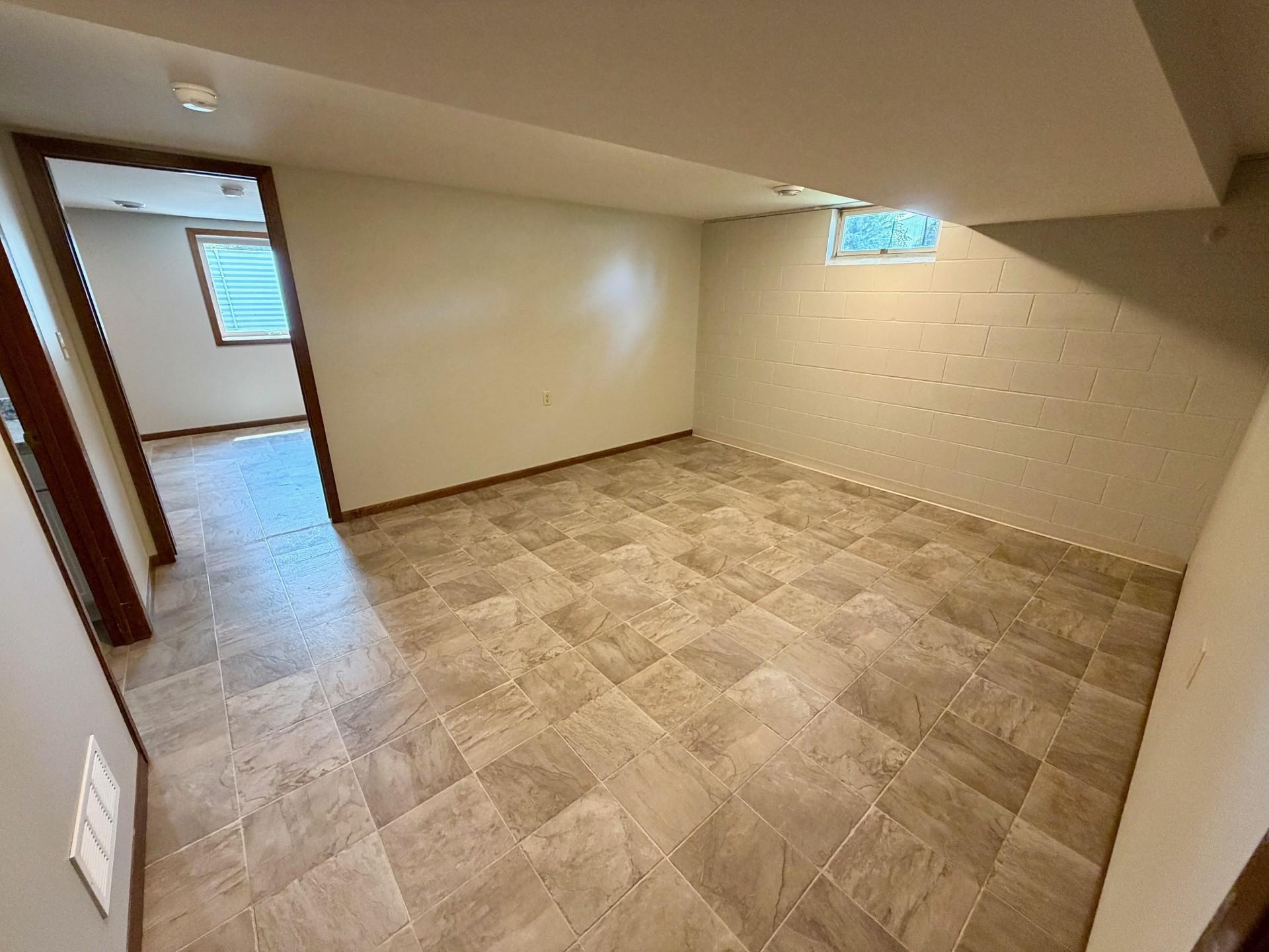 305 W 3rd Street Property Photo 21