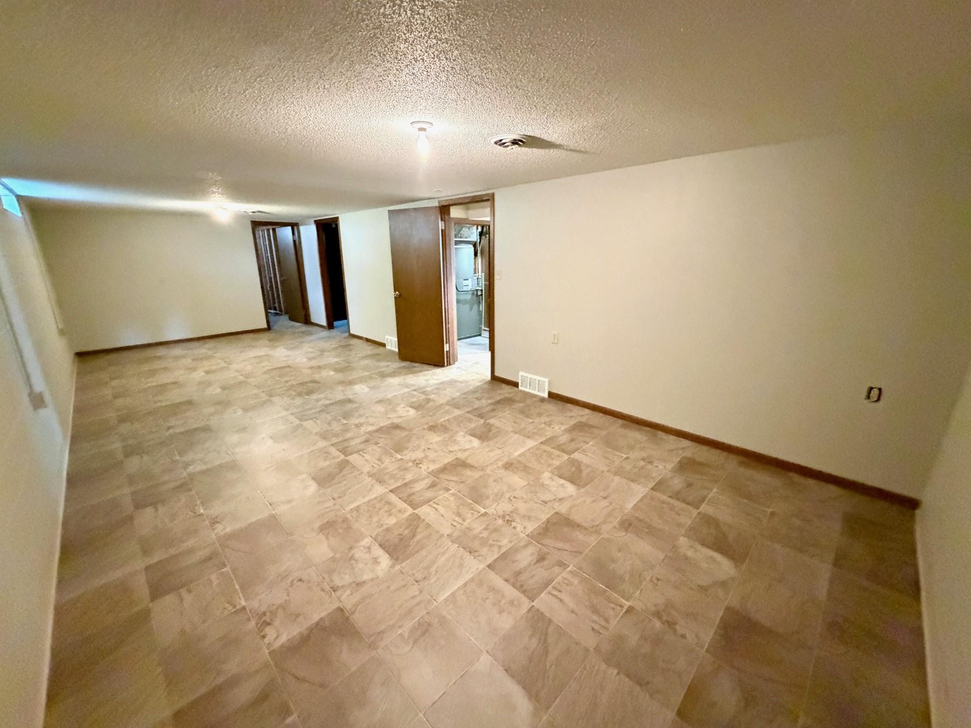305 W 3rd Street Property Photo 23